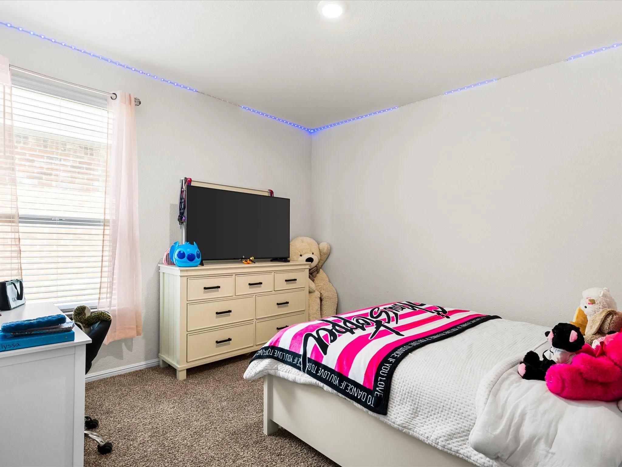 Single Family Residence For Sale in Tarrant County , 6221 Flour Mill Run, Fort Worth, Texas 76179, 5 Bedroom, 2 Bathroom, 2 Garage spaces, 2,113 Sqft, built in 2022, mls#21283523, Real Estate Agent in Fort Worth, Homes For Sale in Tarrant county, Homes For Sale in Fort Worth, Realtor in Fort Worth Texas, Real Estate Brokerage Independent Realty Texas, Luminita Cordes Realtor