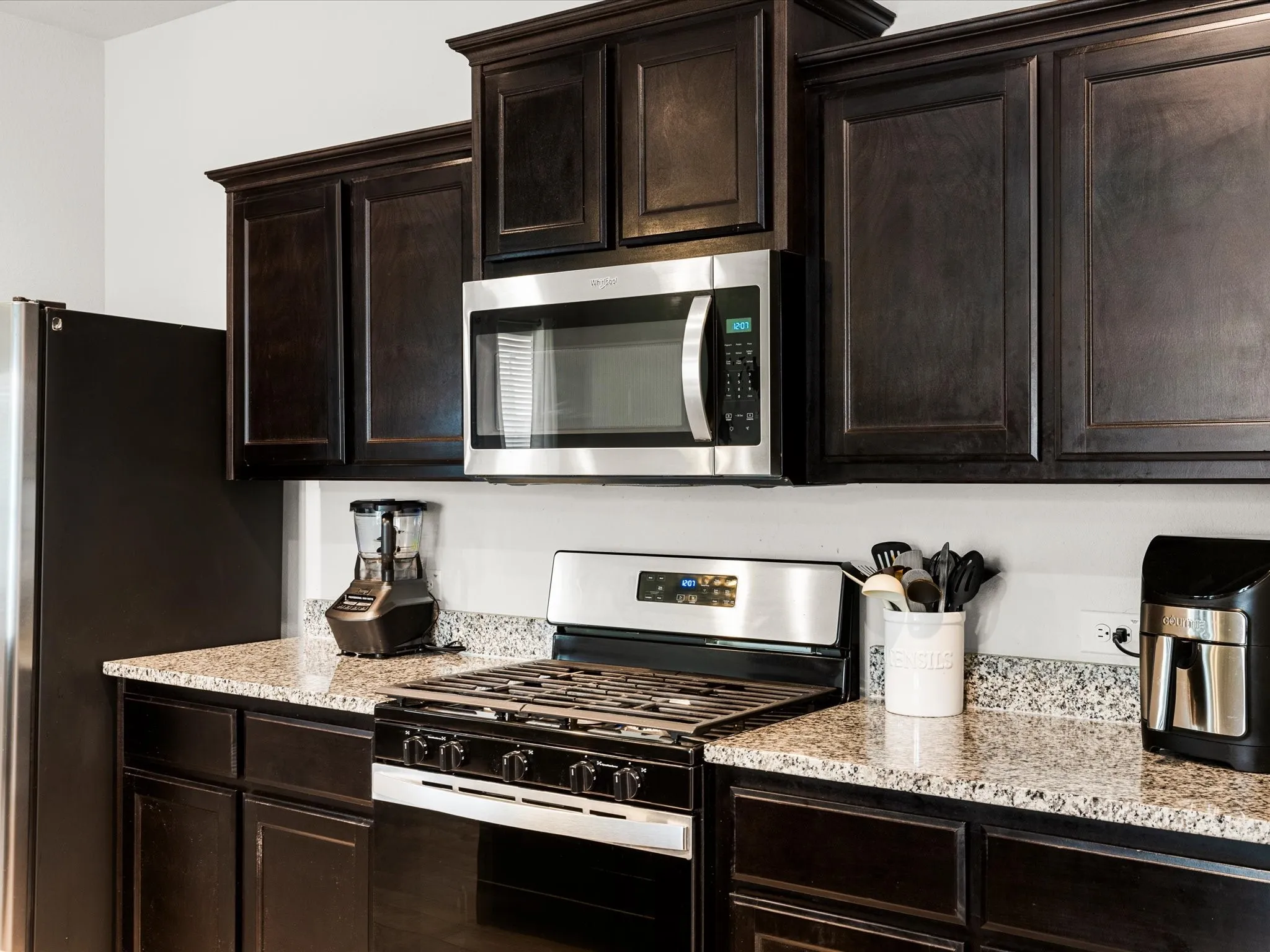 Single Family Residence For Sale in Tarrant County , 6221 Flour Mill Run, Fort Worth, Texas 76179, 5 Bedroom, 2 Bathroom, 2 Garage spaces, 2,113 Sqft, built in 2022, mls#21283523, Real Estate Agent in Fort Worth, Homes For Sale in Tarrant county, Homes For Sale in Fort Worth, Realtor in Fort Worth Texas, Real Estate Brokerage Independent Realty Texas, Luminita Cordes Realtor