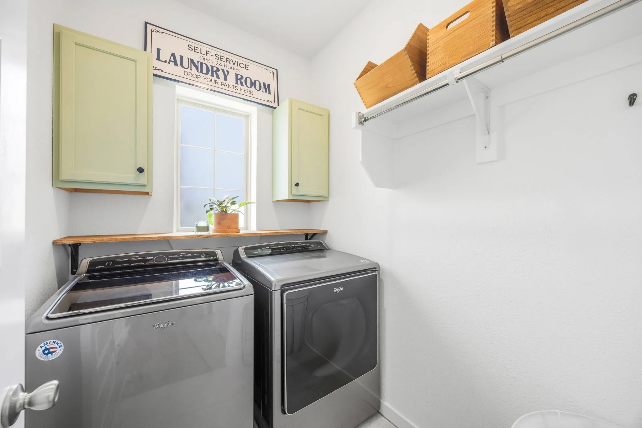 Single Family Residence For Sale in Denton County , 1508 Shire Drive, Aubrey, Texas 76227, 4 Bedroom, 3 Bathroom, 2 Garage spaces, 2,372 Sqft, built in 2020, mls#21282456, Real Estate Agent in Aubrey, Homes For Sale in Denton county, Homes For Sale in Aubrey, Realtor in Aubrey Texas, Real Estate Brokerage Independent Realty Texas, Luminita Cordes Realtor