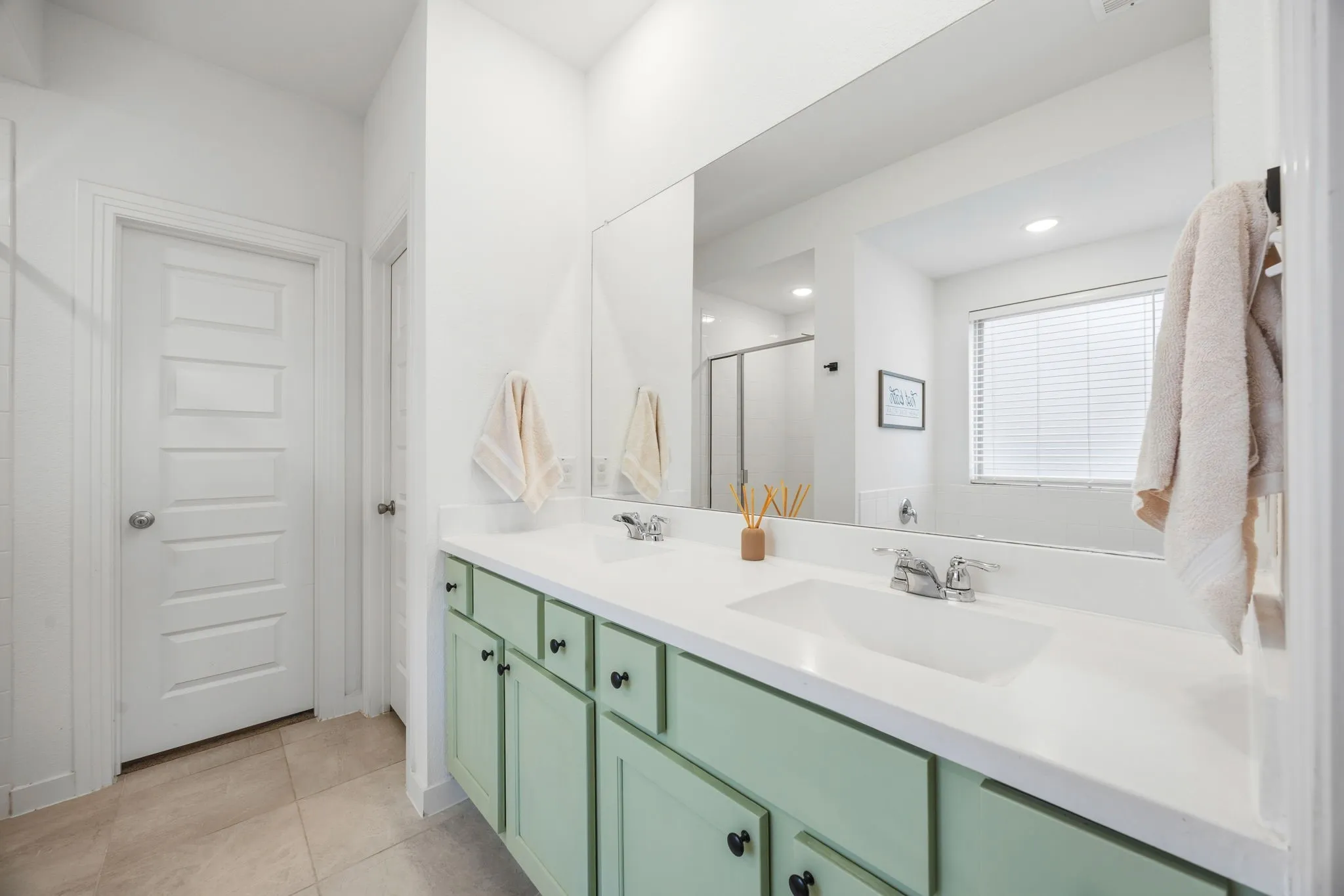 Single Family Residence For Sale in Denton County , 1508 Shire Drive, Aubrey, Texas 76227, 4 Bedroom, 3 Bathroom, 2 Garage spaces, 2,372 Sqft, built in 2020, mls#21282456, Real Estate Agent in Aubrey, Homes For Sale in Denton county, Homes For Sale in Aubrey, Realtor in Aubrey Texas, Real Estate Brokerage Independent Realty Texas, Luminita Cordes Realtor