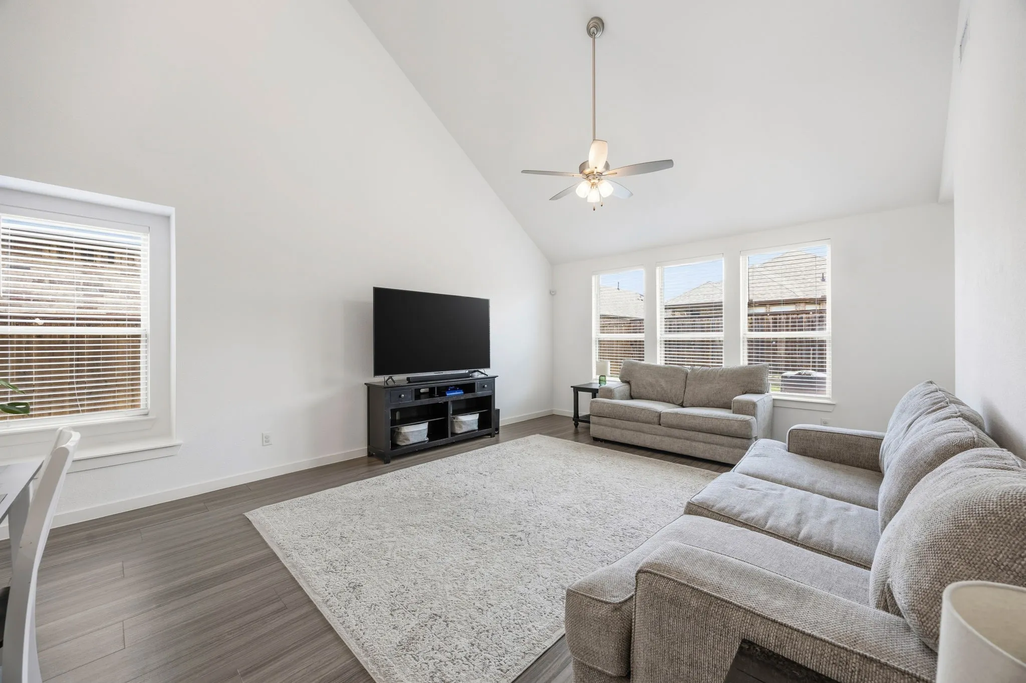 Single Family Residence For Sale in Denton County , 1508 Shire Drive, Aubrey, Texas 76227, 4 Bedroom, 3 Bathroom, 2 Garage spaces, 2,372 Sqft, built in 2020, mls#21282456, Real Estate Agent in Aubrey, Homes For Sale in Denton county, Homes For Sale in Aubrey, Realtor in Aubrey Texas, Real Estate Brokerage Independent Realty Texas, Luminita Cordes Realtor