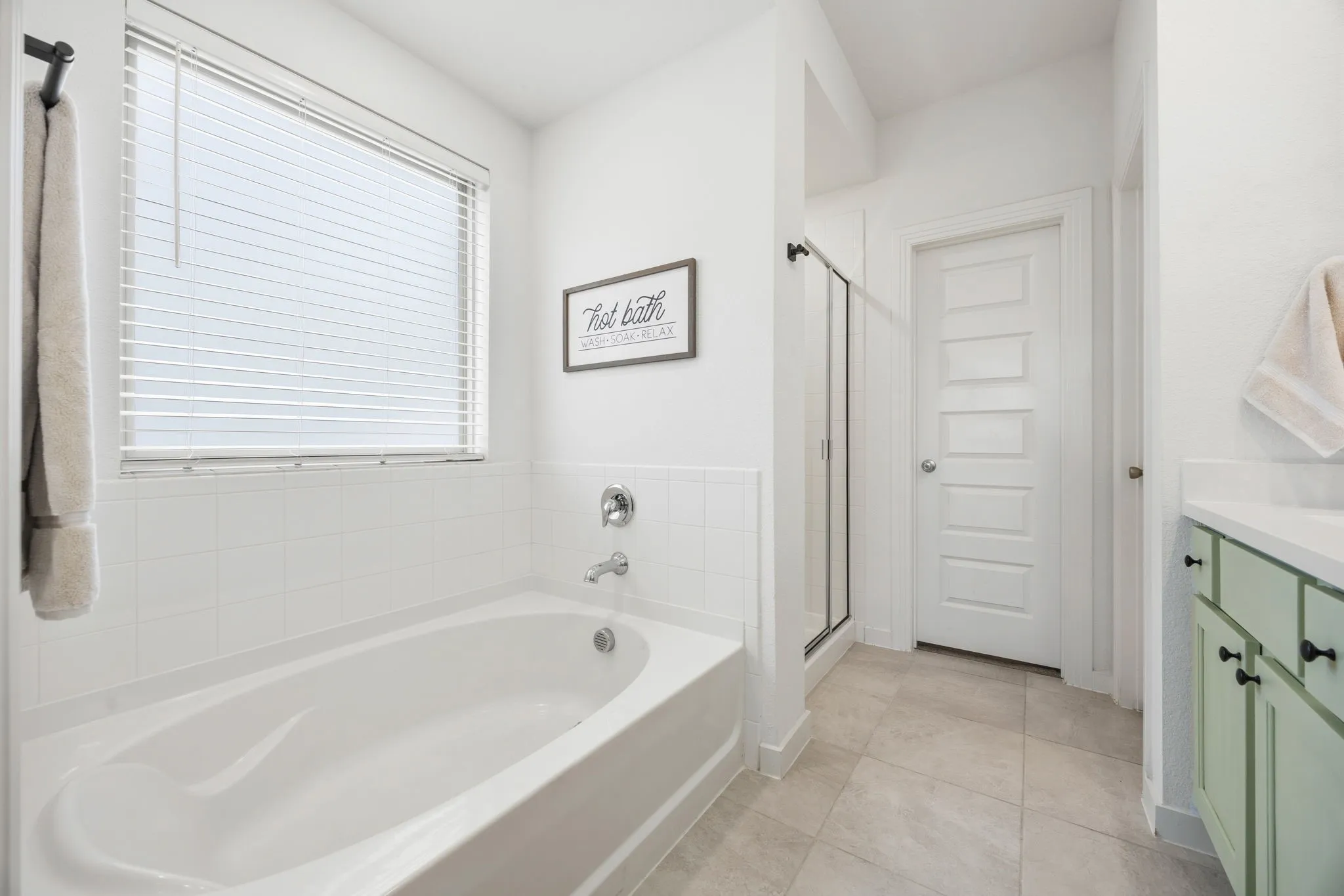 Single Family Residence For Sale in Denton County , 1508 Shire Drive, Aubrey, Texas 76227, 4 Bedroom, 3 Bathroom, 2 Garage spaces, 2,372 Sqft, built in 2020, mls#21282456, Real Estate Agent in Aubrey, Homes For Sale in Denton county, Homes For Sale in Aubrey, Realtor in Aubrey Texas, Real Estate Brokerage Independent Realty Texas, Luminita Cordes Realtor