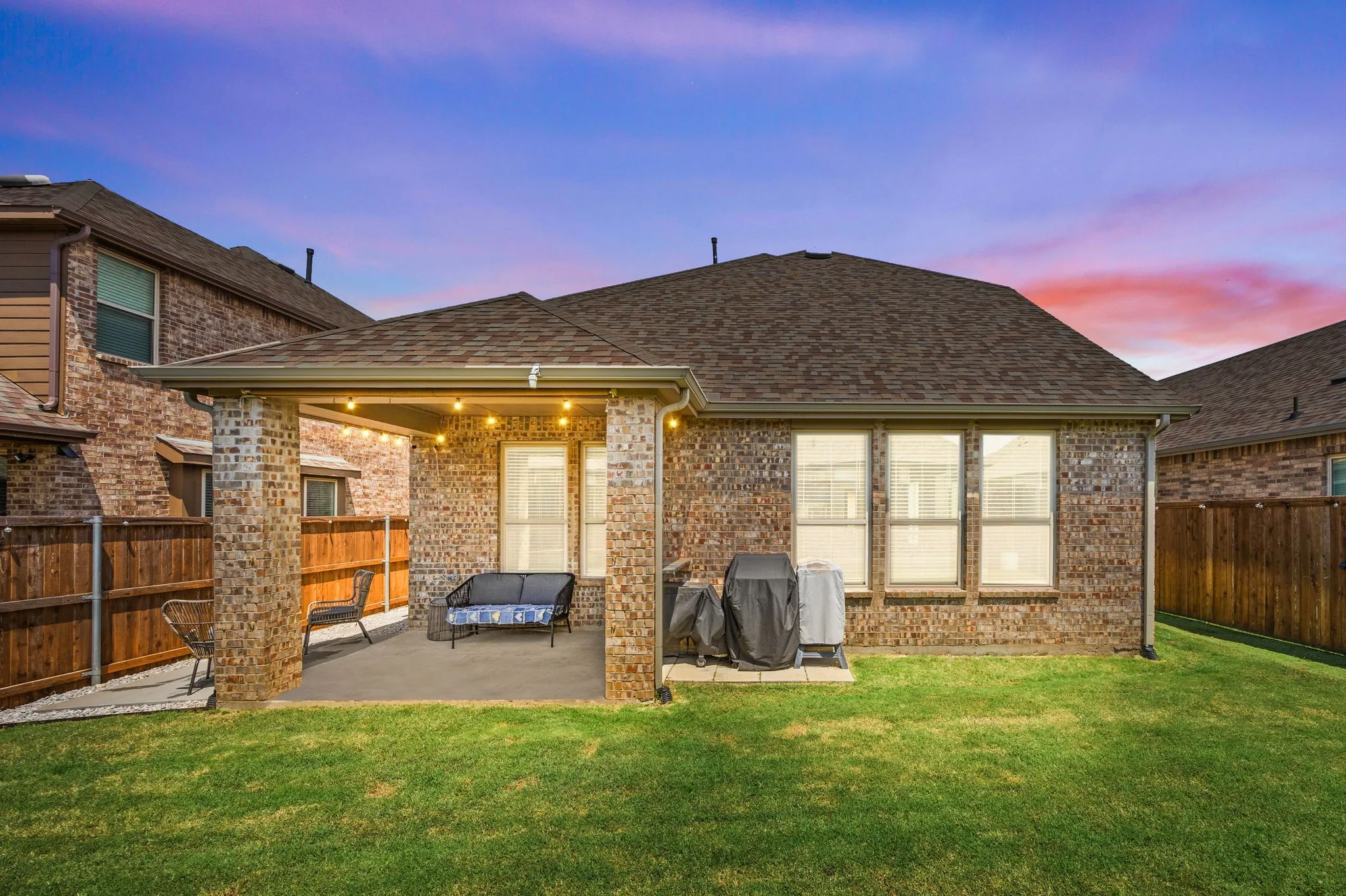 Single Family Residence For Sale in Denton County , 1508 Shire Drive, Aubrey, Texas 76227, 4 Bedroom, 3 Bathroom, 2 Garage spaces, 2,372 Sqft, built in 2020, mls#21282456, Real Estate Agent in Aubrey, Homes For Sale in Denton county, Homes For Sale in Aubrey, Realtor in Aubrey Texas, Real Estate Brokerage Independent Realty Texas, Luminita Cordes Realtor