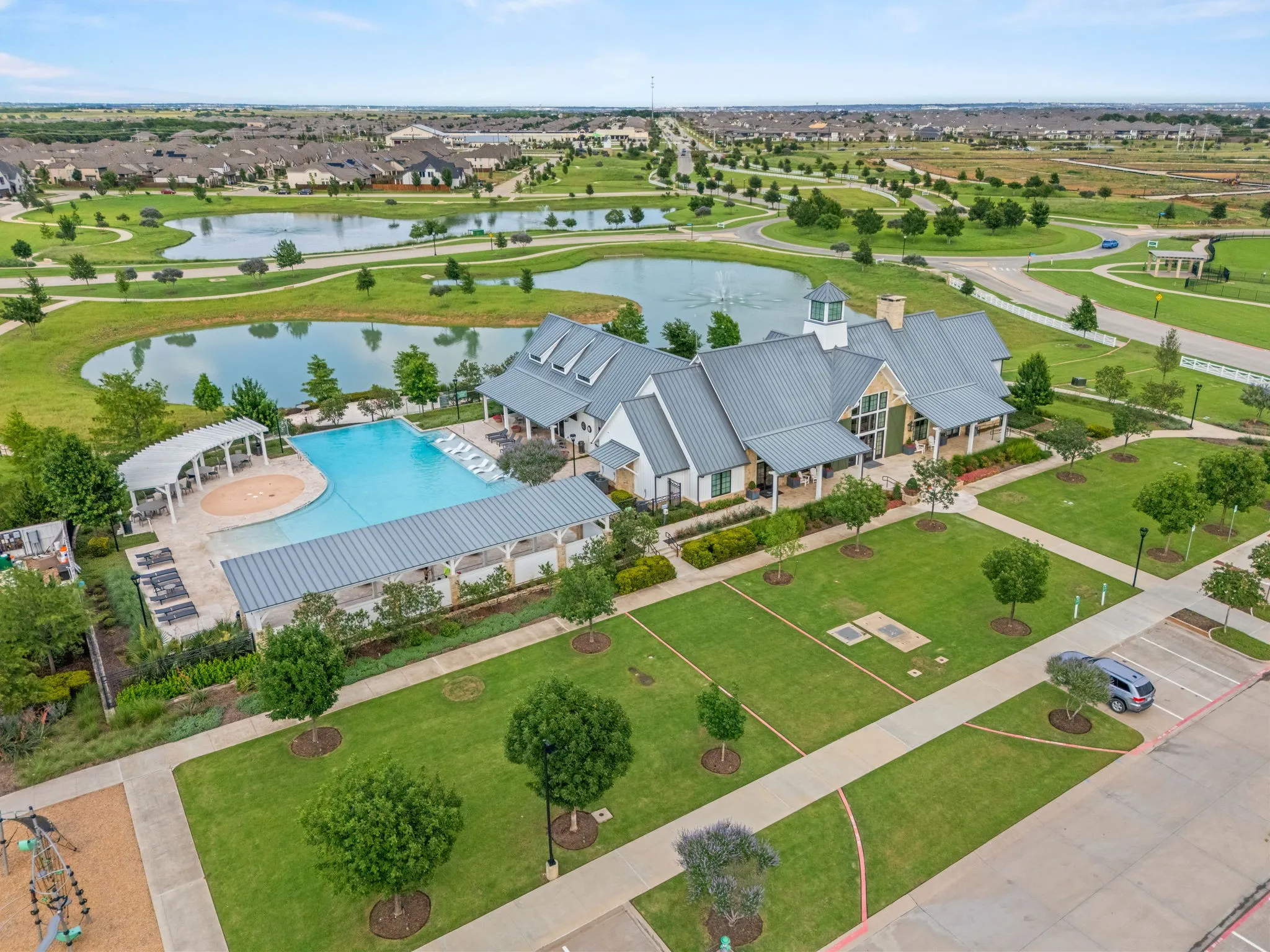Single Family Residence For Sale in Denton County , 1508 Shire Drive, Aubrey, Texas 76227, 4 Bedroom, 3 Bathroom, 2 Garage spaces, 2,372 Sqft, built in 2020, mls#21282456, Real Estate Agent in Aubrey, Homes For Sale in Denton county, Homes For Sale in Aubrey, Realtor in Aubrey Texas, Real Estate Brokerage Independent Realty Texas, Luminita Cordes Realtor
