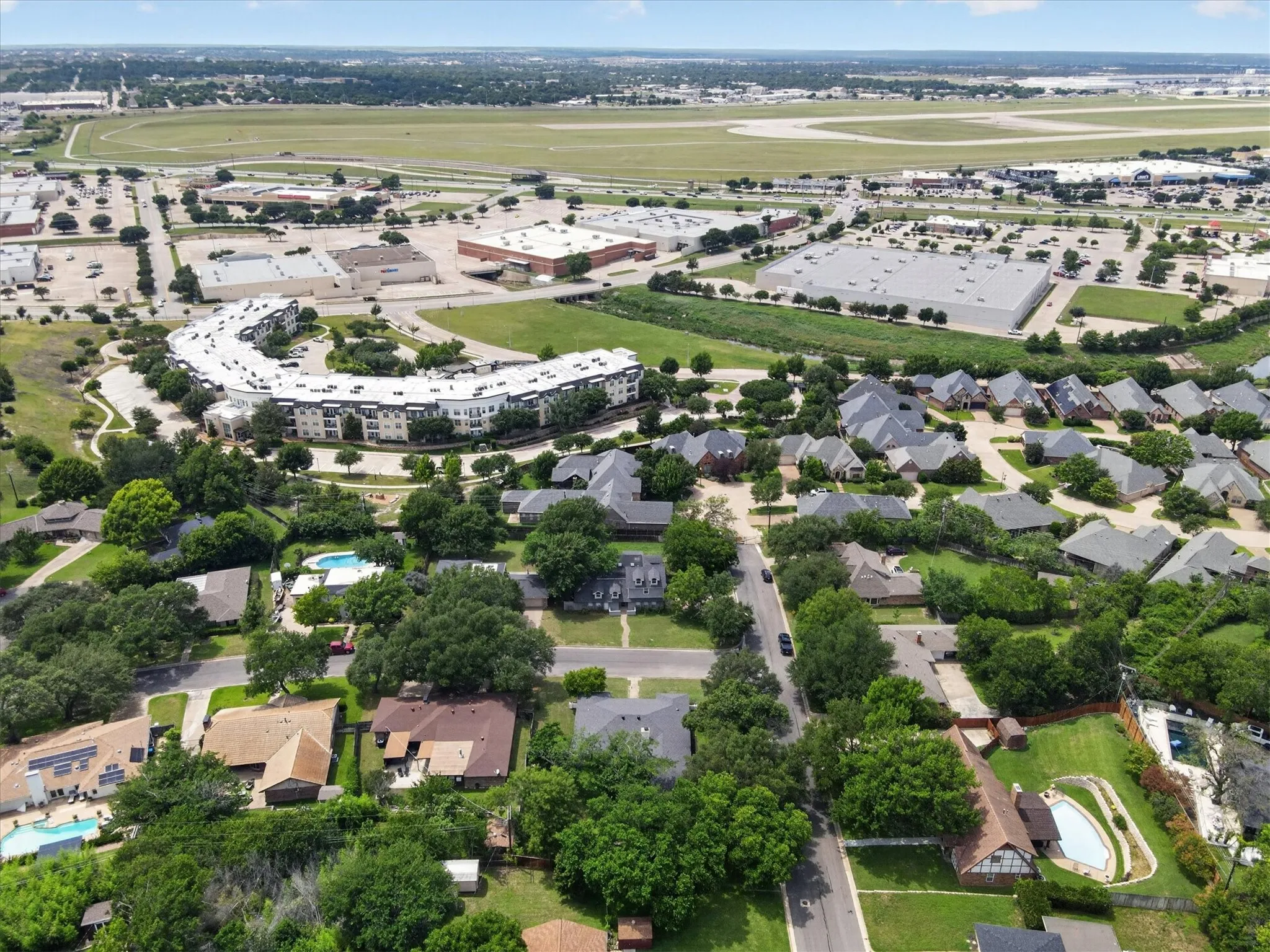 Single Family Residence For Sale in Tarrant County , 1400 Ems Road W, Fort Worth, Texas 76116, 4 Bedroom, 3 Bathroom, 2 Garage spaces, 3,082 Sqft, built in 1967, mls#21281356, Real Estate Agent in Fort Worth, Homes For Sale in Tarrant county, Homes For Sale in Fort Worth, Realtor in Fort Worth Texas, Real Estate Brokerage Independent Realty Texas, Luminita Cordes Realtor