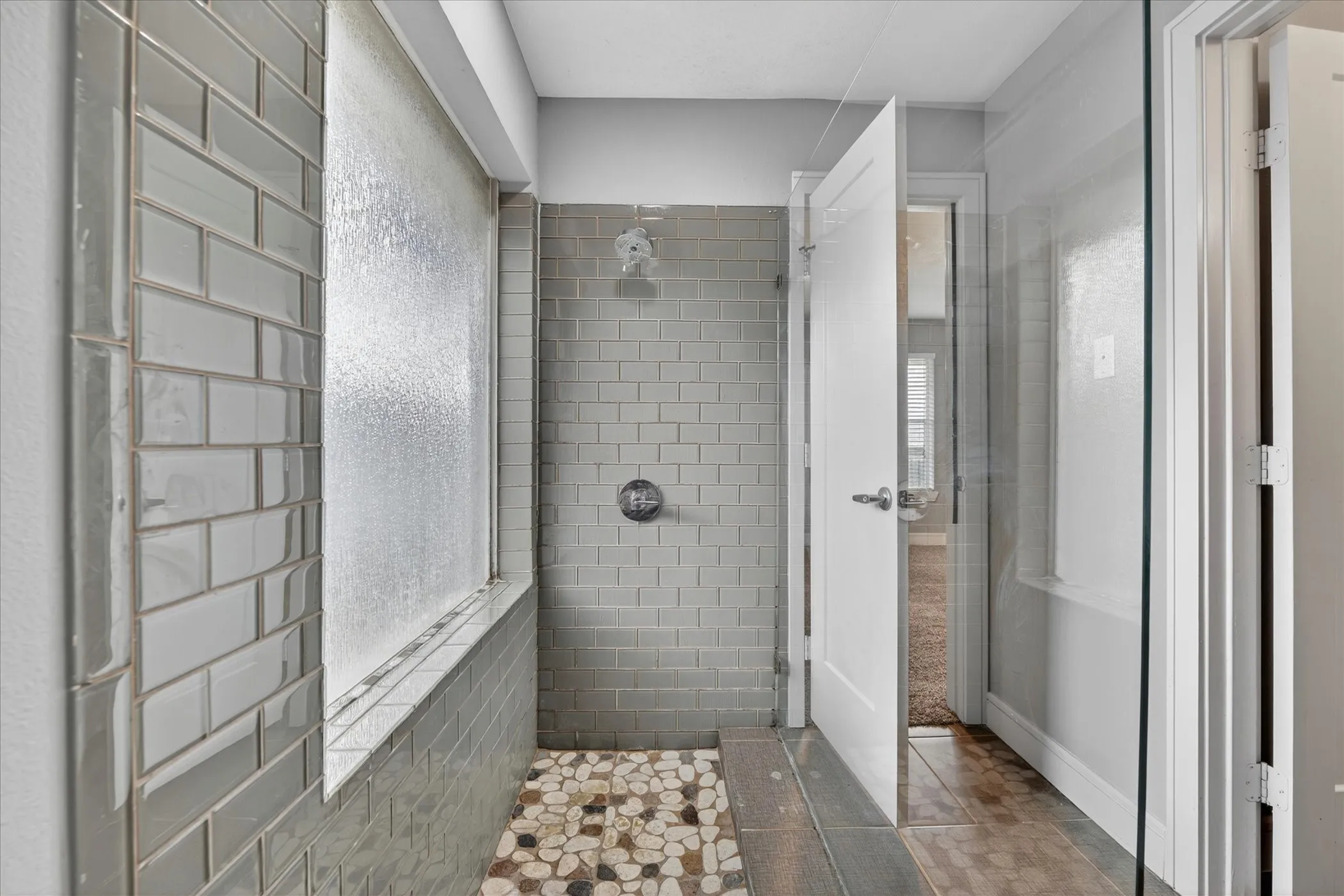 Single Family Residence For Sale in Tarrant County , 1400 Ems Road W, Fort Worth, Texas 76116, 4 Bedroom, 3 Bathroom, 2 Garage spaces, 3,082 Sqft, built in 1967, mls#21281356, Real Estate Agent in Fort Worth, Homes For Sale in Tarrant county, Homes For Sale in Fort Worth, Realtor in Fort Worth Texas, Real Estate Brokerage Independent Realty Texas, Luminita Cordes Realtor
