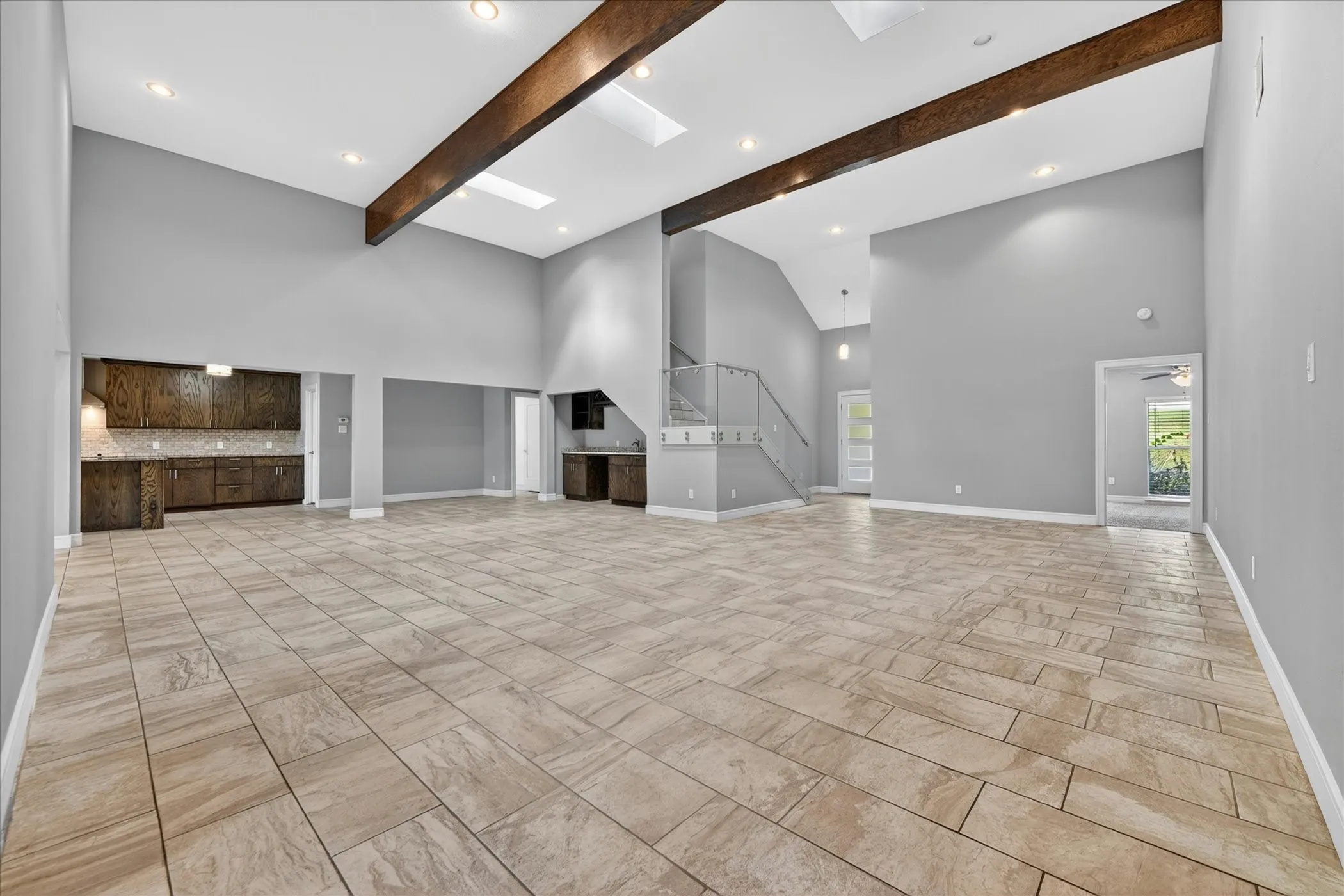 Single Family Residence For Sale in Tarrant County , 1400 Ems Road W, Fort Worth, Texas 76116, 4 Bedroom, 3 Bathroom, 2 Garage spaces, 3,082 Sqft, built in 1967, mls#21281356, Real Estate Agent in Fort Worth, Homes For Sale in Tarrant county, Homes For Sale in Fort Worth, Realtor in Fort Worth Texas, Real Estate Brokerage Independent Realty Texas, Luminita Cordes Realtor