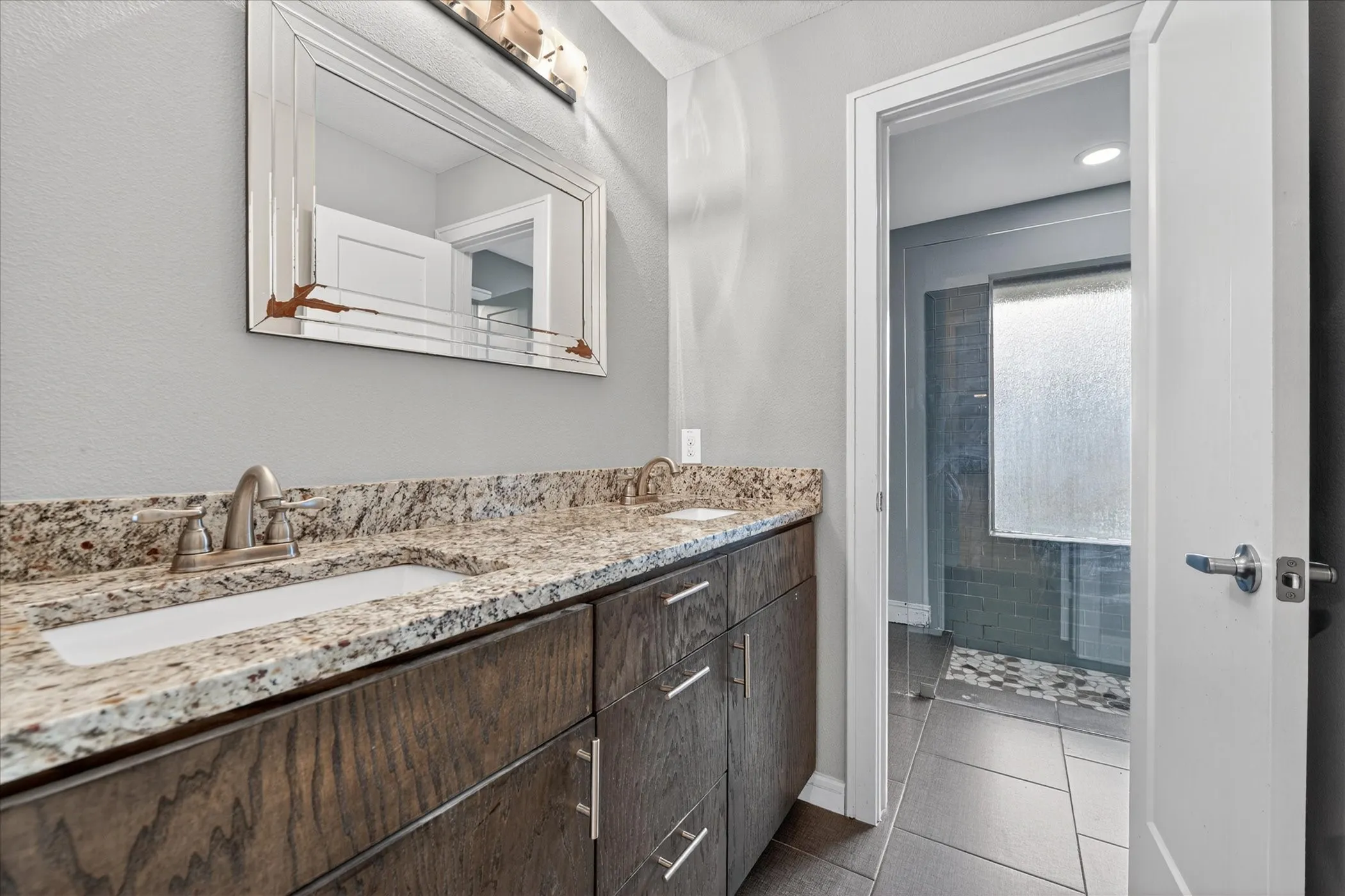 Single Family Residence For Sale in Tarrant County , 1400 Ems Road W, Fort Worth, Texas 76116, 4 Bedroom, 3 Bathroom, 2 Garage spaces, 3,082 Sqft, built in 1967, mls#21281356, Real Estate Agent in Fort Worth, Homes For Sale in Tarrant county, Homes For Sale in Fort Worth, Realtor in Fort Worth Texas, Real Estate Brokerage Independent Realty Texas, Luminita Cordes Realtor