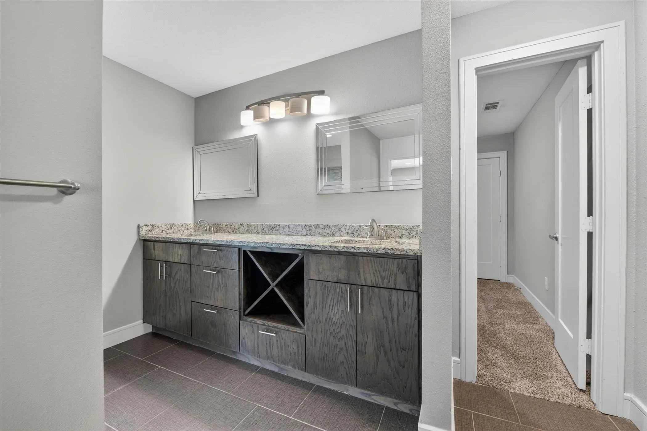 Single Family Residence For Sale in Tarrant County , 1400 Ems Road W, Fort Worth, Texas 76116, 4 Bedroom, 3 Bathroom, 2 Garage spaces, 3,082 Sqft, built in 1967, mls#21281356, Real Estate Agent in Fort Worth, Homes For Sale in Tarrant county, Homes For Sale in Fort Worth, Realtor in Fort Worth Texas, Real Estate Brokerage Independent Realty Texas, Luminita Cordes Realtor