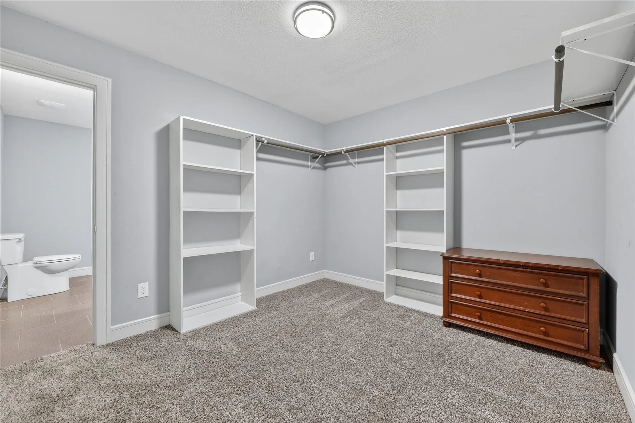 Single Family Residence For Sale in Tarrant County , 1400 Ems Road W, Fort Worth, Texas 76116, 4 Bedroom, 3 Bathroom, 2 Garage spaces, 3,082 Sqft, built in 1967, mls#21281356, Real Estate Agent in Fort Worth, Homes For Sale in Tarrant county, Homes For Sale in Fort Worth, Realtor in Fort Worth Texas, Real Estate Brokerage Independent Realty Texas, Luminita Cordes Realtor