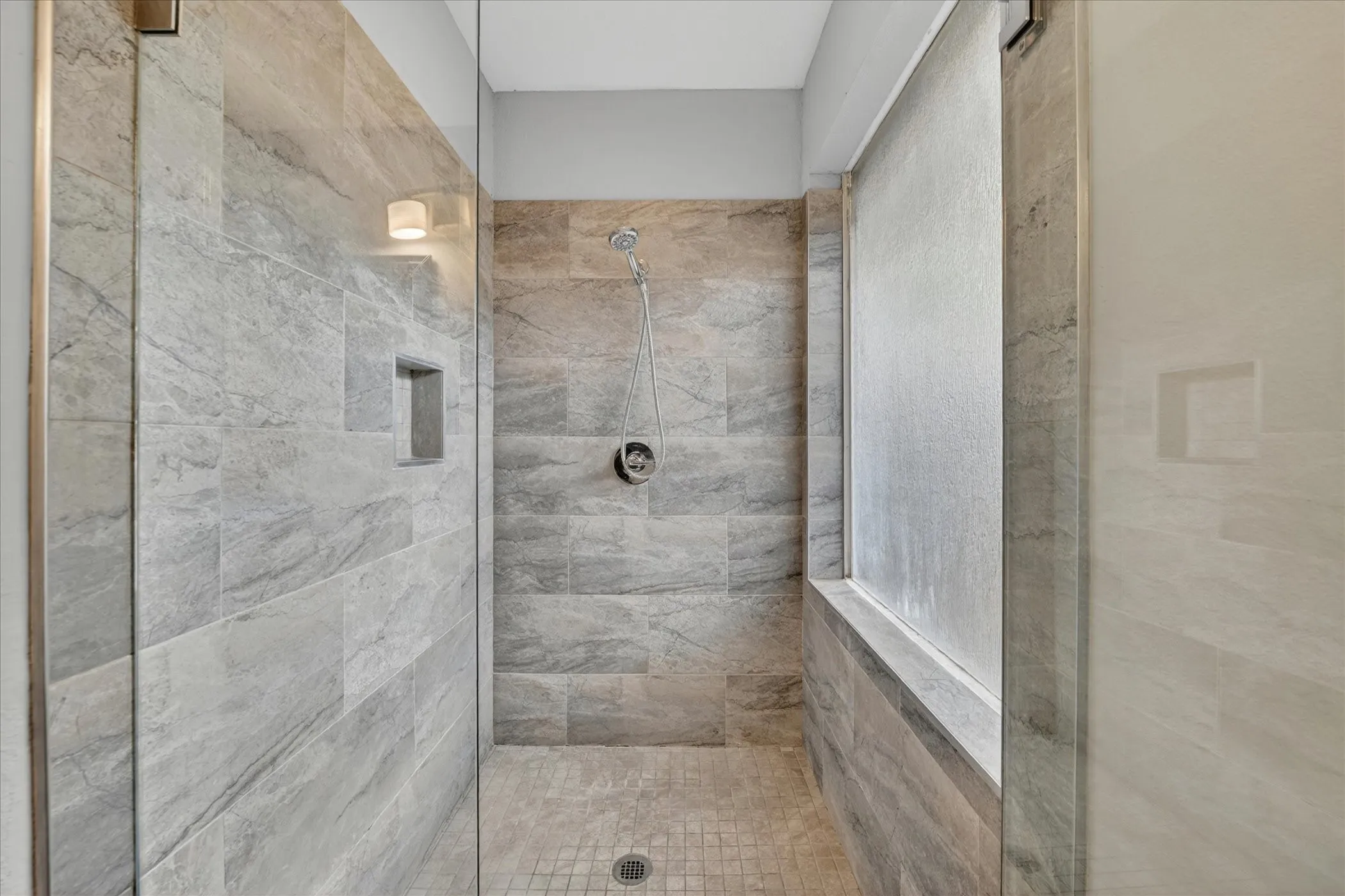 Single Family Residence For Sale in Tarrant County , 1400 Ems Road W, Fort Worth, Texas 76116, 4 Bedroom, 3 Bathroom, 2 Garage spaces, 3,082 Sqft, built in 1967, mls#21281356, Real Estate Agent in Fort Worth, Homes For Sale in Tarrant county, Homes For Sale in Fort Worth, Realtor in Fort Worth Texas, Real Estate Brokerage Independent Realty Texas, Luminita Cordes Realtor