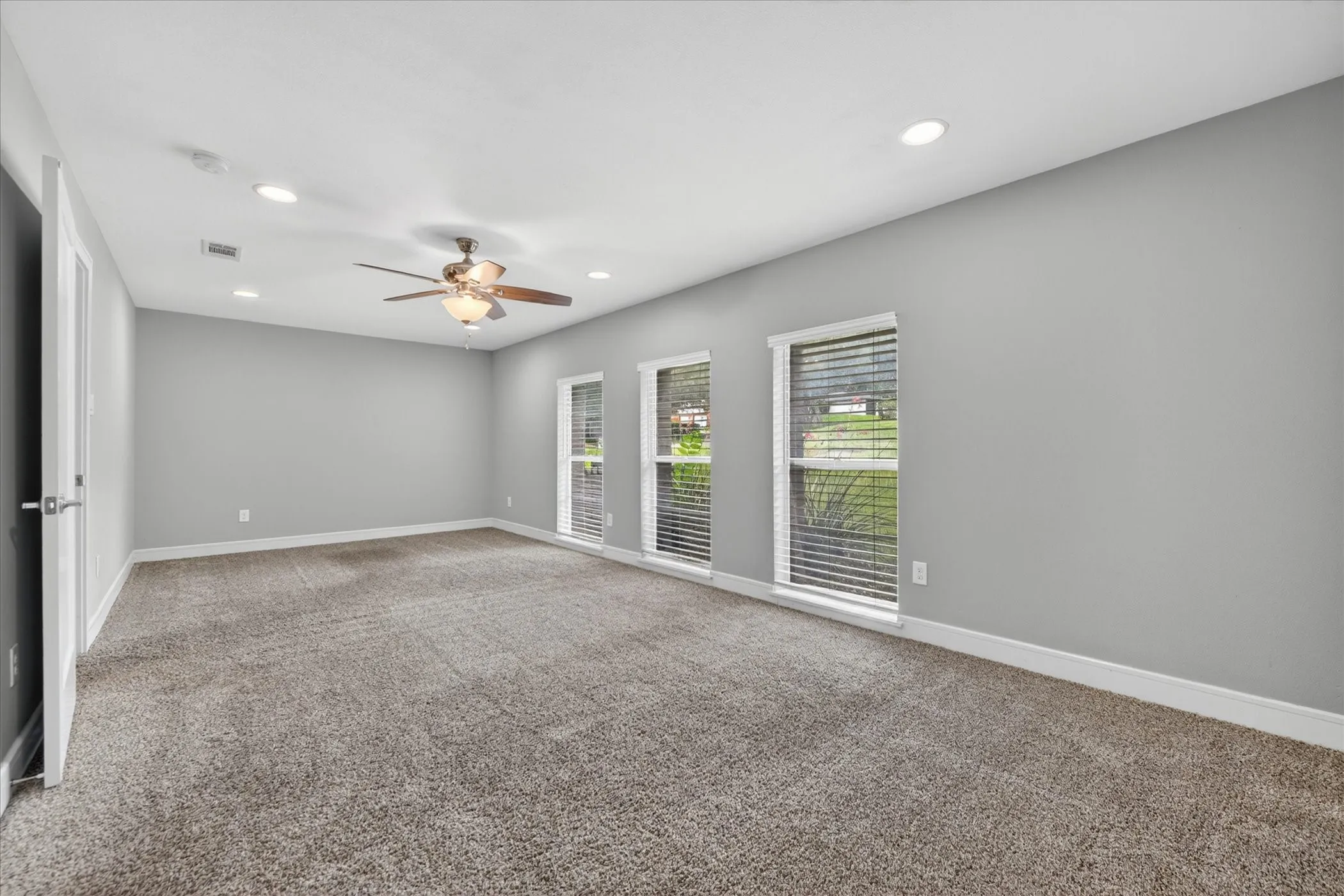 Single Family Residence For Sale in Tarrant County , 1400 Ems Road W, Fort Worth, Texas 76116, 4 Bedroom, 3 Bathroom, 2 Garage spaces, 3,082 Sqft, built in 1967, mls#21281356, Real Estate Agent in Fort Worth, Homes For Sale in Tarrant county, Homes For Sale in Fort Worth, Realtor in Fort Worth Texas, Real Estate Brokerage Independent Realty Texas, Luminita Cordes Realtor