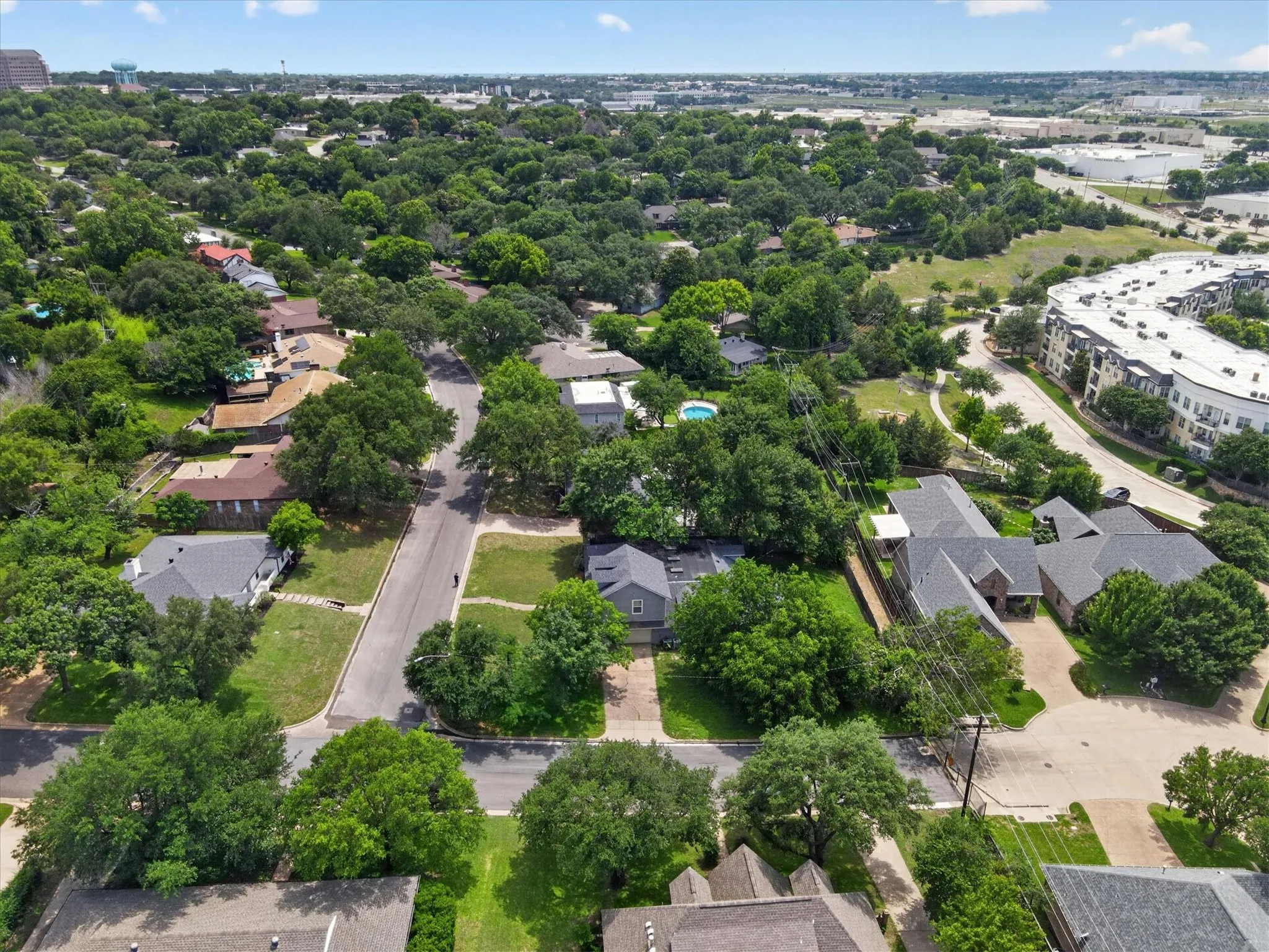 Single Family Residence For Sale in Tarrant County , 1400 Ems Road W, Fort Worth, Texas 76116, 4 Bedroom, 3 Bathroom, 2 Garage spaces, 3,082 Sqft, built in 1967, mls#21281356, Real Estate Agent in Fort Worth, Homes For Sale in Tarrant county, Homes For Sale in Fort Worth, Realtor in Fort Worth Texas, Real Estate Brokerage Independent Realty Texas, Luminita Cordes Realtor