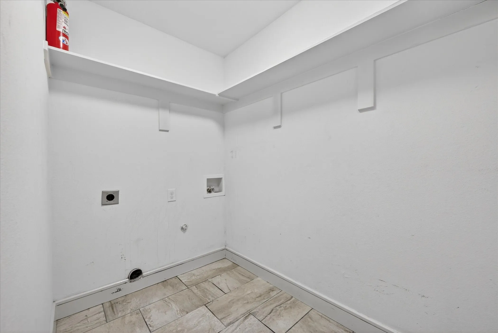 Single Family Residence For Sale in Tarrant County , 1400 Ems Road W, Fort Worth, Texas 76116, 4 Bedroom, 3 Bathroom, 2 Garage spaces, 3,082 Sqft, built in 1967, mls#21281356, Real Estate Agent in Fort Worth, Homes For Sale in Tarrant county, Homes For Sale in Fort Worth, Realtor in Fort Worth Texas, Real Estate Brokerage Independent Realty Texas, Luminita Cordes Realtor