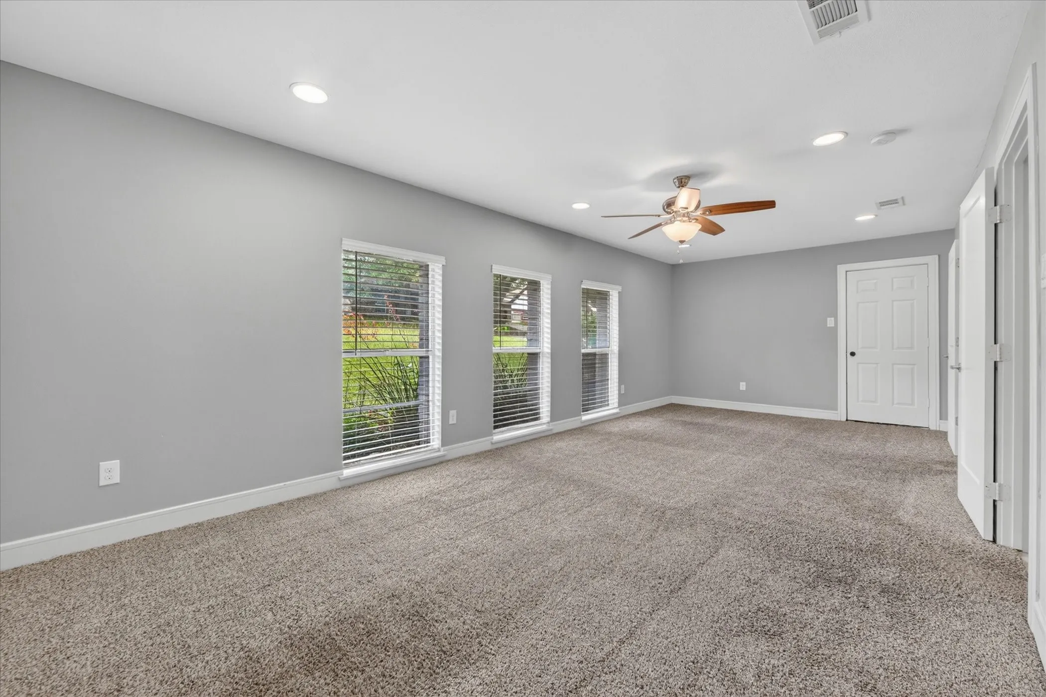 Single Family Residence For Sale in Tarrant County , 1400 Ems Road W, Fort Worth, Texas 76116, 4 Bedroom, 3 Bathroom, 2 Garage spaces, 3,082 Sqft, built in 1967, mls#21281356, Real Estate Agent in Fort Worth, Homes For Sale in Tarrant county, Homes For Sale in Fort Worth, Realtor in Fort Worth Texas, Real Estate Brokerage Independent Realty Texas, Luminita Cordes Realtor