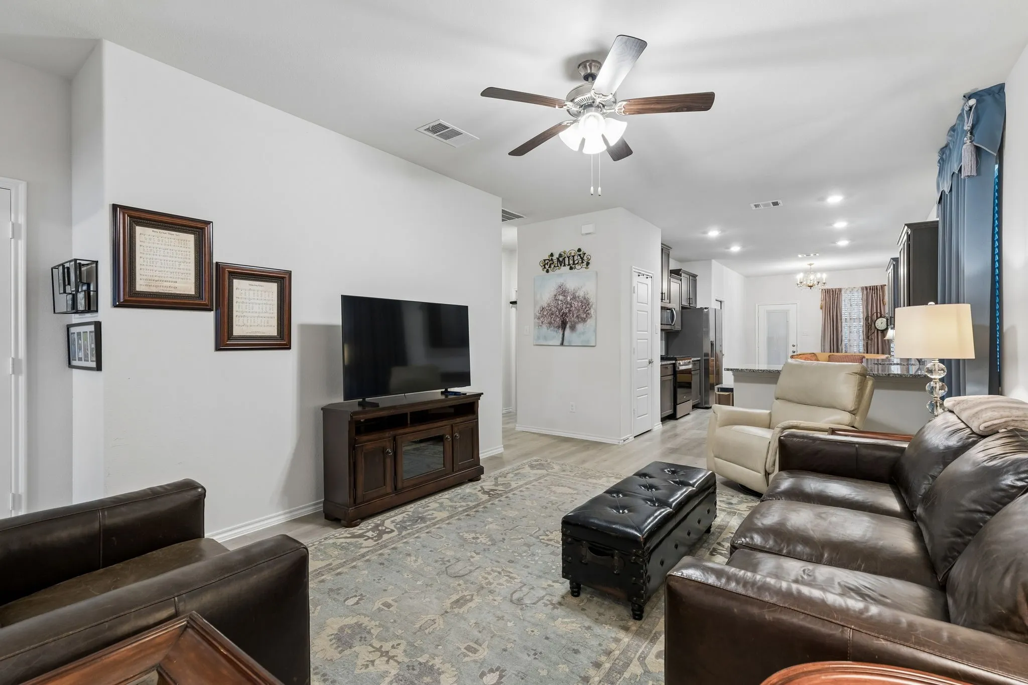 Single Family Residence For Sale in Collin County , 1537 Princeton Drive, Celina, Texas 75009, 3 Bedroom, 2 Bathroom, 2 Garage spaces, 1,532 Sqft, built in 2021, mls#21284688, Real Estate Agent in Celina, Homes For Sale in Collin county, Homes For Sale in Celina, Realtor in Celina Texas, Real Estate Brokerage Independent Realty Texas, Luminita Cordes Realtor