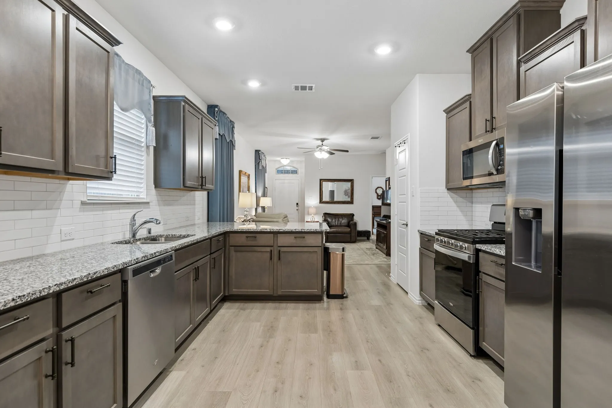 Single Family Residence For Sale in Collin County , 1537 Princeton Drive, Celina, Texas 75009, 3 Bedroom, 2 Bathroom, 2 Garage spaces, 1,532 Sqft, built in 2021, mls#21284688, Real Estate Agent in Celina, Homes For Sale in Collin county, Homes For Sale in Celina, Realtor in Celina Texas, Real Estate Brokerage Independent Realty Texas, Luminita Cordes Realtor