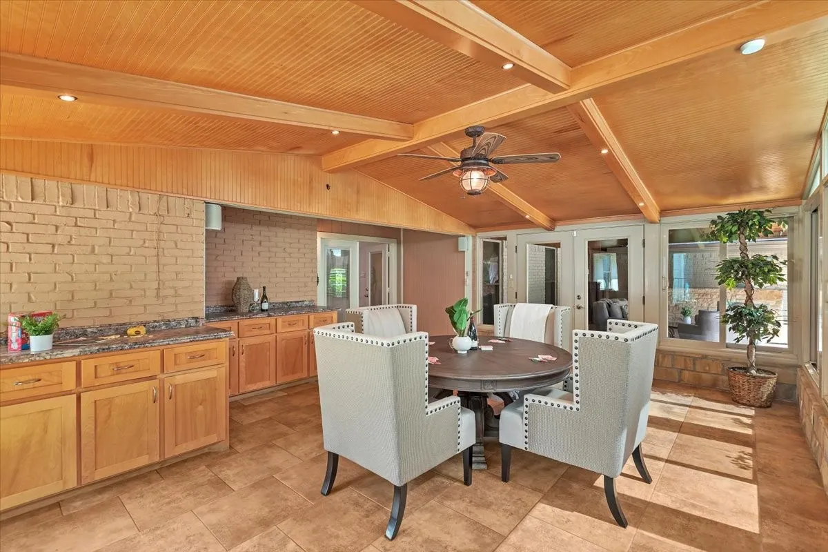 Single Family Residence For Sale in Tarrant County , 1943 Camelot Drive, Grapevine, Texas 76051, 4 Bedroom, 4 Bathroom, 2 Garage spaces, 4,297 Sqft, built in 1979, mls#21283699, Real Estate Agent in Grapevine, Homes For Sale in Tarrant county, Homes For Sale in Grapevine, Realtor in Grapevine Texas, Real Estate Brokerage Independent Realty Texas, Luminita Cordes Realtor
