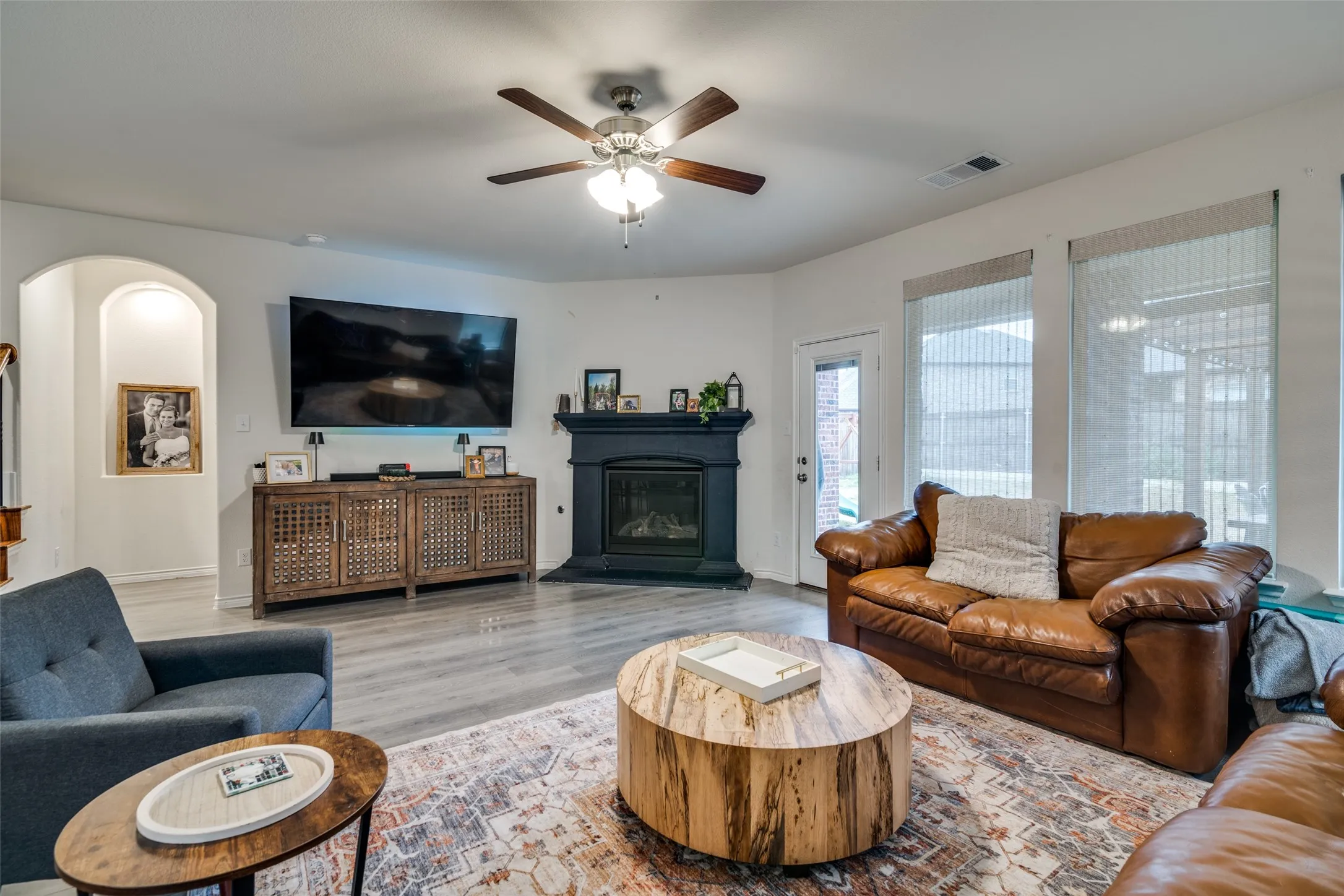 Single Family Residence For Sale in Kaufman County , 2053 Tahoka Lane, Forney, Texas 75126, 4 Bedrooms, 3 Bathrooms, 2 Garage spaces, 2,740 Sqft, built in 2020, Price $398,000, mls#21284823, Real Estate Agent in Forney, Homes For Sale in Kaufman county, Homes For Sale in Forney, Realtor in Forney Texas, Real Estate Brokerage Independent Realty Texas, Luminita Cordes Realtor