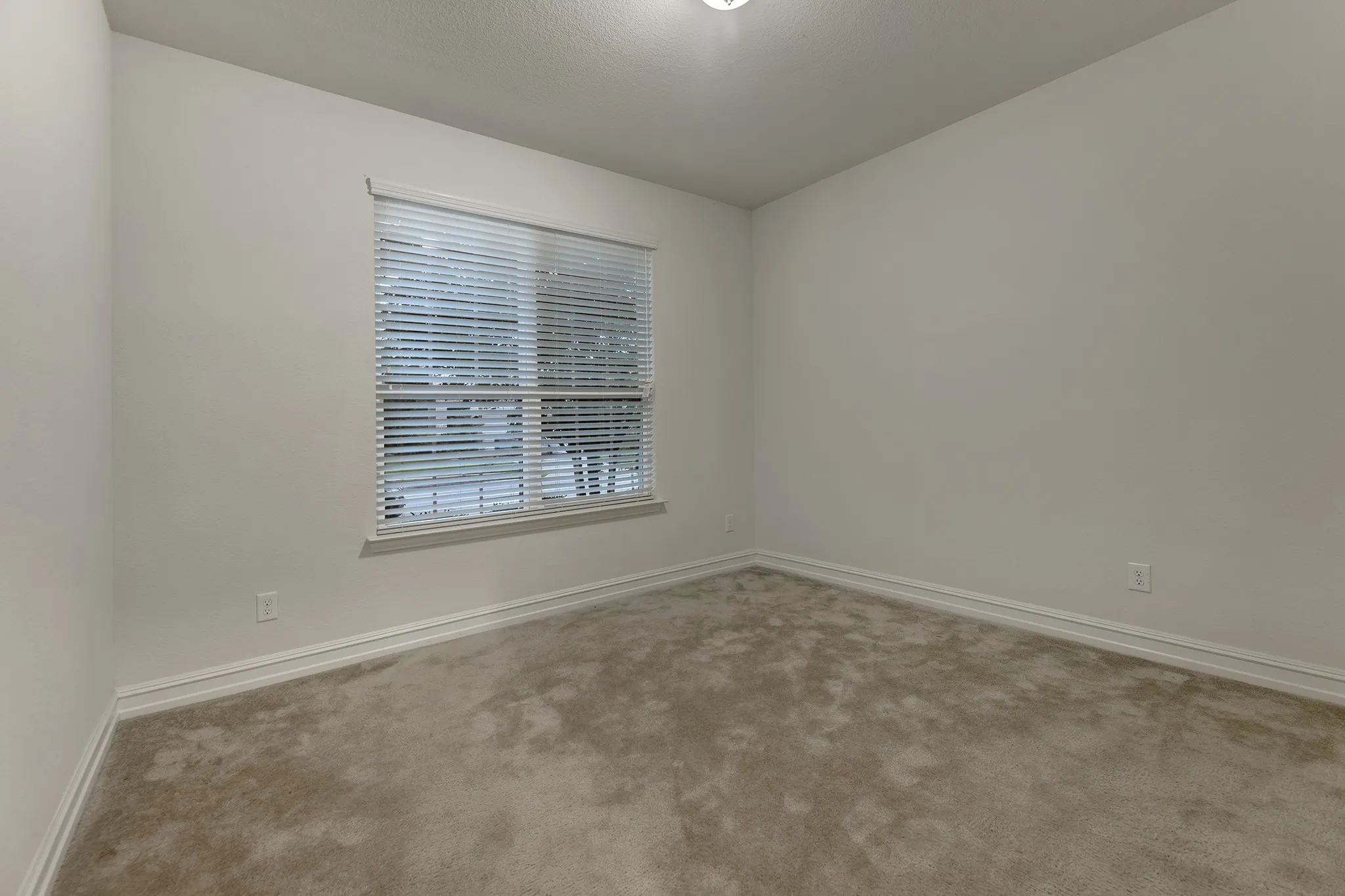 Single Family Residence For Sale in Collin County , 1621 Breezy Bay Court, Wylie, Texas 75098, 4 Bedroom, 3 Bathroom, 2 Garage spaces, 3,400 Sqft, built in 2018, mls#21281175, Real Estate Agent in Wylie, Homes For Sale in Collin county, Homes For Sale in Wylie, Realtor in Wylie Texas, Real Estate Brokerage Independent Realty Texas, Luminita Cordes Realtor