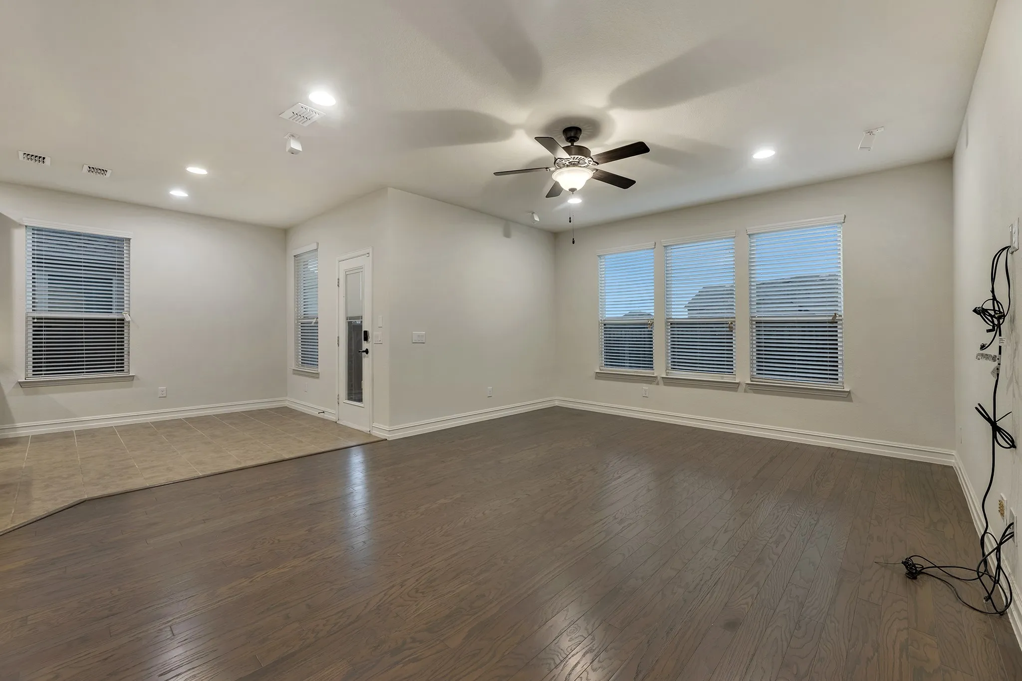 Single Family Residence For Sale in Collin County , 1621 Breezy Bay Court, Wylie, Texas 75098, 4 Bedroom, 3 Bathroom, 2 Garage spaces, 3,400 Sqft, built in 2018, mls#21281175, Real Estate Agent in Wylie, Homes For Sale in Collin county, Homes For Sale in Wylie, Realtor in Wylie Texas, Real Estate Brokerage Independent Realty Texas, Luminita Cordes Realtor