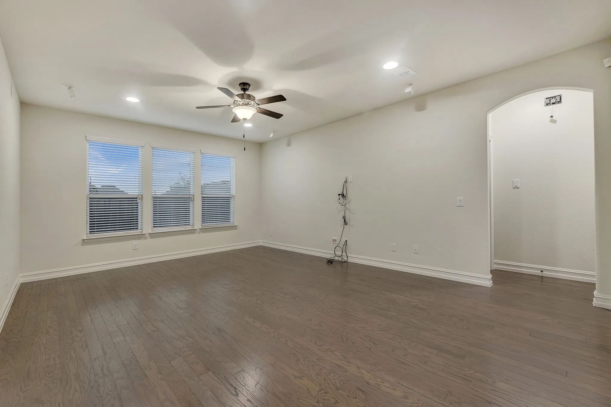 Single Family Residence For Sale in Collin County , 1621 Breezy Bay Court, Wylie, Texas 75098, 4 Bedroom, 3 Bathroom, 2 Garage spaces, 3,400 Sqft, built in 2018, mls#21281175, Real Estate Agent in Wylie, Homes For Sale in Collin county, Homes For Sale in Wylie, Realtor in Wylie Texas, Real Estate Brokerage Independent Realty Texas, Luminita Cordes Realtor
