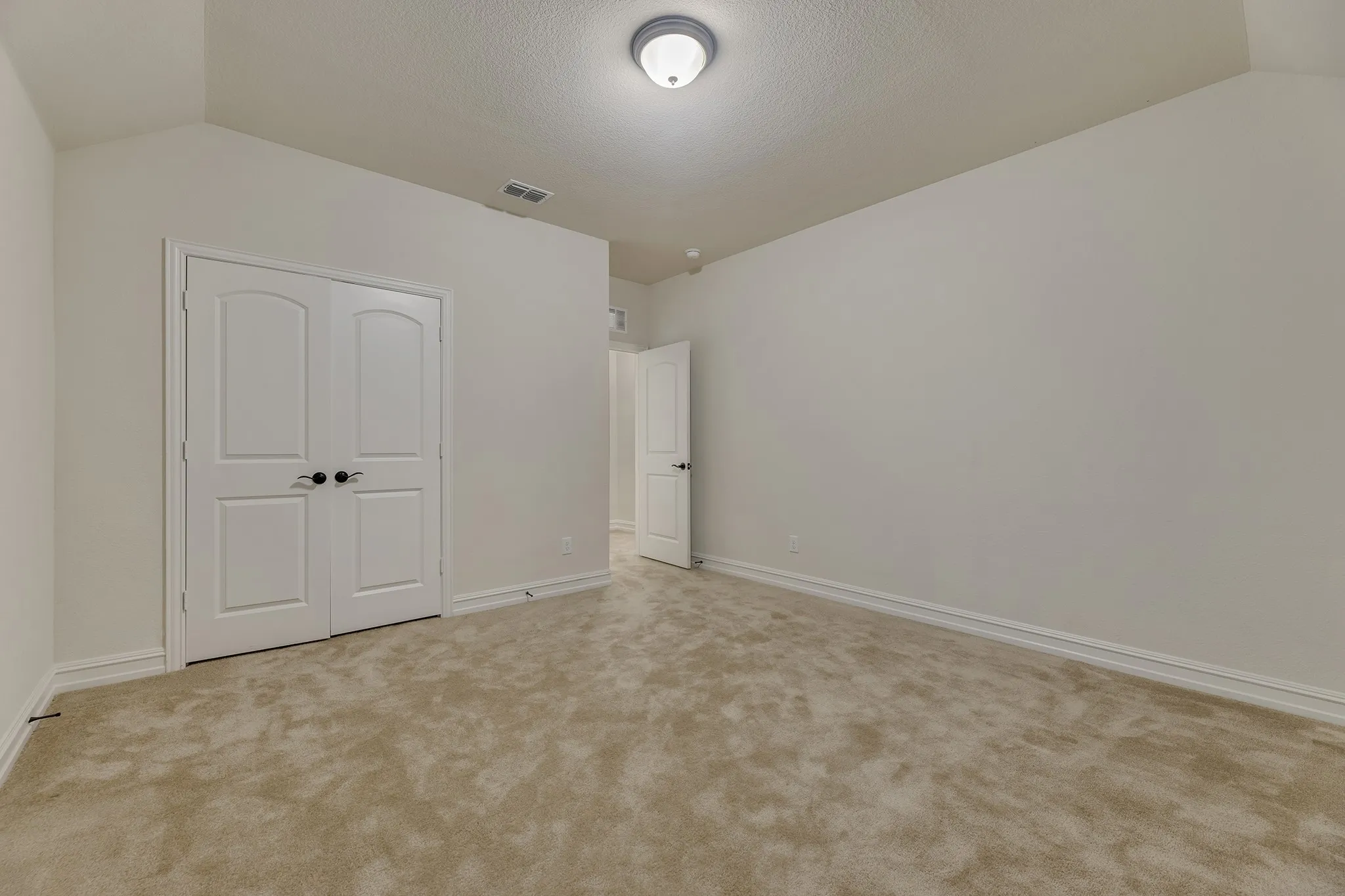 Single Family Residence For Sale in Collin County , 1621 Breezy Bay Court, Wylie, Texas 75098, 4 Bedroom, 3 Bathroom, 2 Garage spaces, 3,400 Sqft, built in 2018, mls#21281175, Real Estate Agent in Wylie, Homes For Sale in Collin county, Homes For Sale in Wylie, Realtor in Wylie Texas, Real Estate Brokerage Independent Realty Texas, Luminita Cordes Realtor