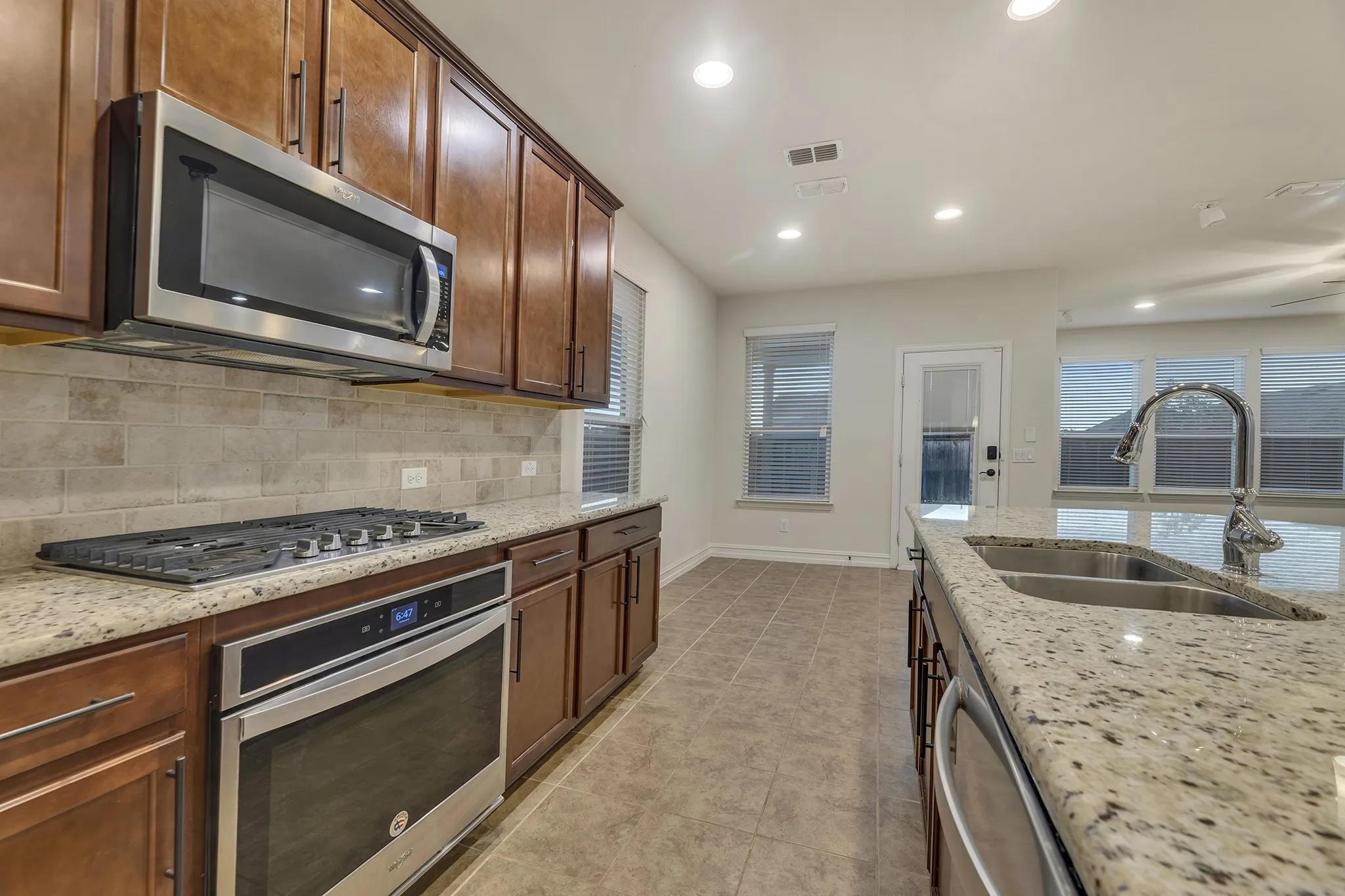 Single Family Residence For Sale in Collin County , 1621 Breezy Bay Court, Wylie, Texas 75098, 4 Bedroom, 3 Bathroom, 2 Garage spaces, 3,400 Sqft, built in 2018, mls#21281175, Real Estate Agent in Wylie, Homes For Sale in Collin county, Homes For Sale in Wylie, Realtor in Wylie Texas, Real Estate Brokerage Independent Realty Texas, Luminita Cordes Realtor