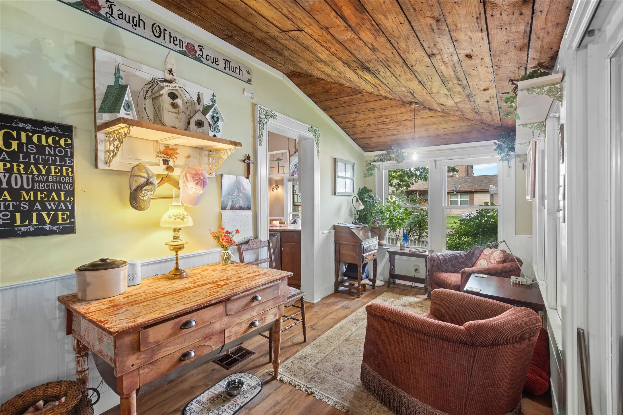 Hotel/Motel For Sale in Fannin County , 303 W Market St., Honey Grove, Texas 75446, 0, 0, Garage spaces, 0 Sqft, built in 1875, mls#21284835, Real Estate Agent in Honey Grove, Homes For Sale in Fannin county, Homes For Sale in Honey Grove, Realtor in Honey Grove Texas, Real Estate Brokerage Independent Realty Texas, Luminita Cordes Realtor