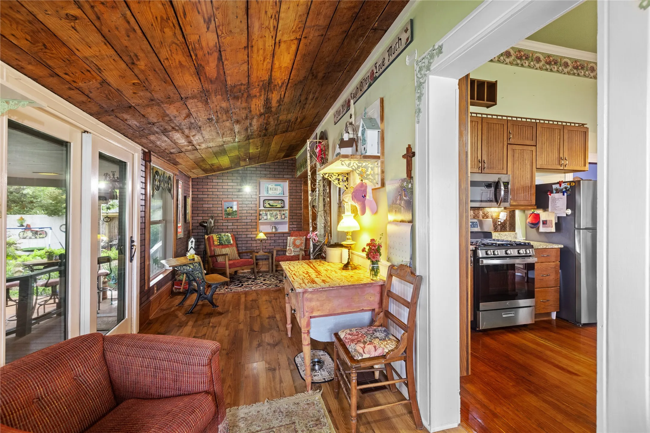 Hotel/Motel For Sale in Fannin County , 303 W Market St., Honey Grove, Texas 75446, 0, 0, Garage spaces, 0 Sqft, built in 1875, mls#21284835, Real Estate Agent in Honey Grove, Homes For Sale in Fannin county, Homes For Sale in Honey Grove, Realtor in Honey Grove Texas, Real Estate Brokerage Independent Realty Texas, Luminita Cordes Realtor