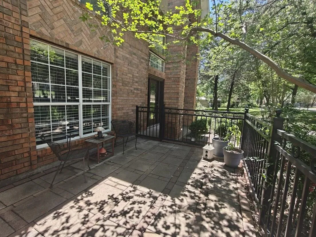 Single Family Residence For Sale in Dallas County , 5210 Cliff Haven Drive, Dallas, Texas 75236, 4 Bedroom, 3 Bathroom, 2 Garage spaces, 2,964 Sqft, built in 1992, mls#21284809, Real Estate Agent in Dallas, Homes For Sale in Dallas county, Homes For Sale in Dallas, Realtor in Dallas Texas, Real Estate Brokerage Independent Realty Texas, Luminita Cordes Realtor