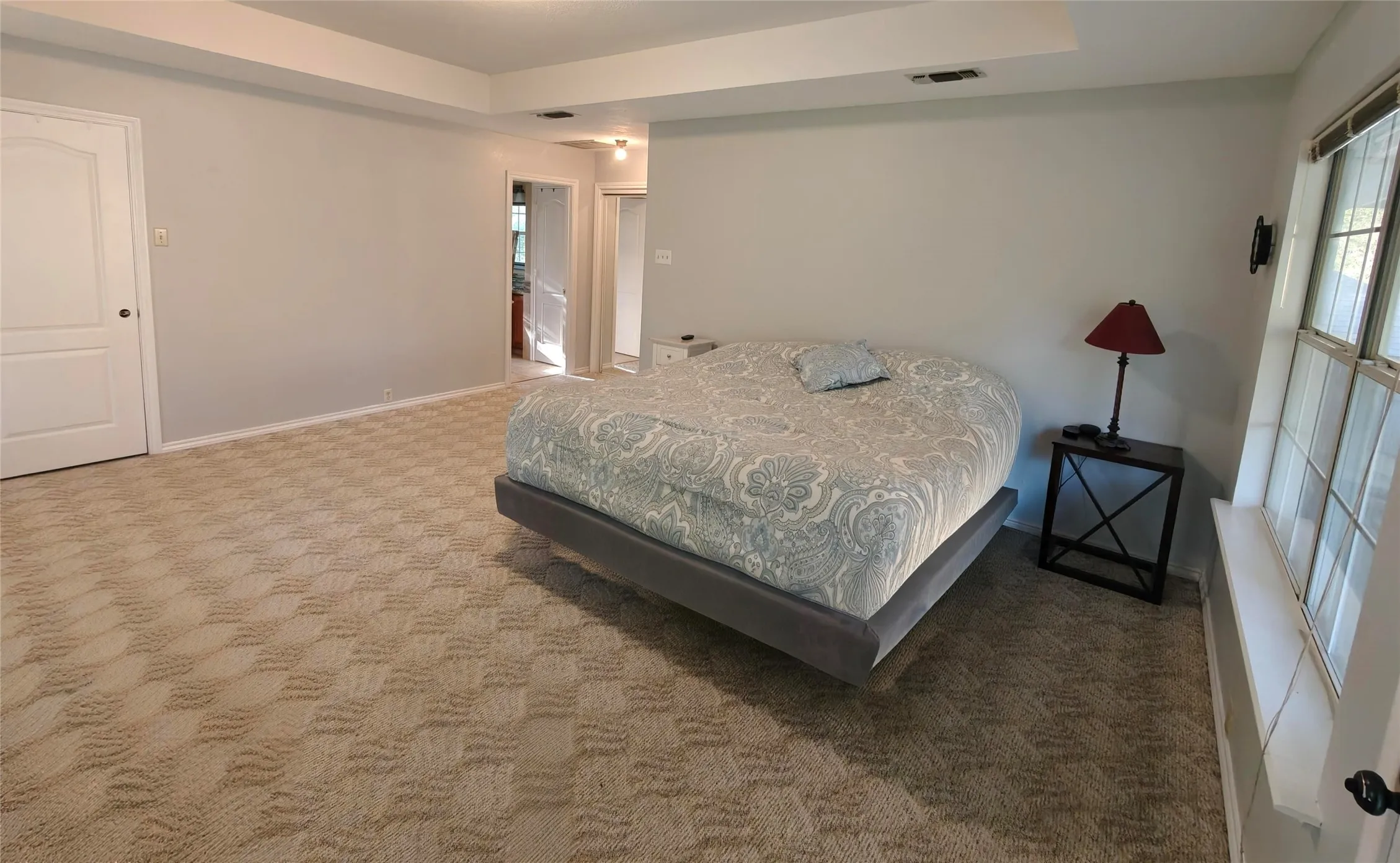 Single Family Residence For Sale in Dallas County , 5210 Cliff Haven Drive, Dallas, Texas 75236, 4 Bedroom, 3 Bathroom, 2 Garage spaces, 2,964 Sqft, built in 1992, mls#21284809, Real Estate Agent in Dallas, Homes For Sale in Dallas county, Homes For Sale in Dallas, Realtor in Dallas Texas, Real Estate Brokerage Independent Realty Texas, Luminita Cordes Realtor