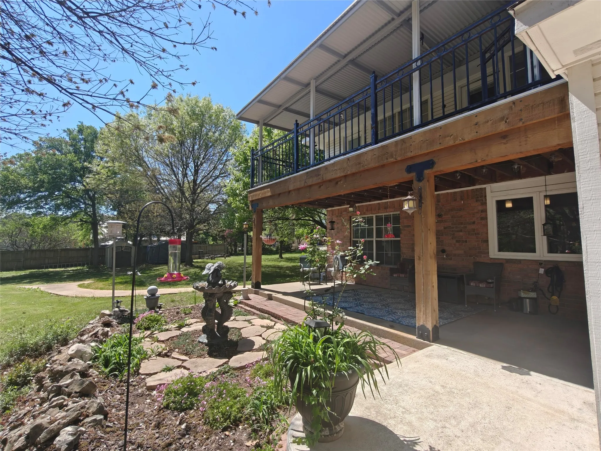 Single Family Residence For Sale in Dallas County , 5210 Cliff Haven Drive, Dallas, Texas 75236, 4 Bedroom, 3 Bathroom, 2 Garage spaces, 2,964 Sqft, built in 1992, mls#21284809, Real Estate Agent in Dallas, Homes For Sale in Dallas county, Homes For Sale in Dallas, Realtor in Dallas Texas, Real Estate Brokerage Independent Realty Texas, Luminita Cordes Realtor