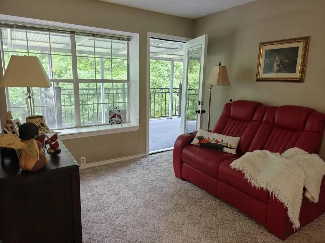 Single Family Residence For Sale in Dallas County , 5210 Cliff Haven Drive, Dallas, Texas 75236, 4 Bedroom, 3 Bathroom, 2 Garage spaces, 2,964 Sqft, built in 1992, mls#21284809, Real Estate Agent in Dallas, Homes For Sale in Dallas county, Homes For Sale in Dallas, Realtor in Dallas Texas, Real Estate Brokerage Independent Realty Texas, Luminita Cordes Realtor