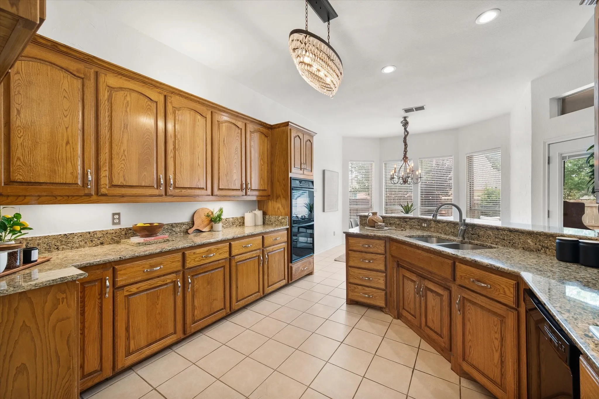 Single Family Residence For Sale in Tarrant County , 1406 Merion Drive, Mansfield, Texas 76063, 4 Bedroom, 3 Bathroom, 2 Garage spaces, 2,688 Sqft, built in 1997, mls#21284854, Real Estate Agent in Mansfield, Homes For Sale in Tarrant county, Homes For Sale in Mansfield, Realtor in Mansfield Texas, Real Estate Brokerage Independent Realty Texas, Luminita Cordes Realtor