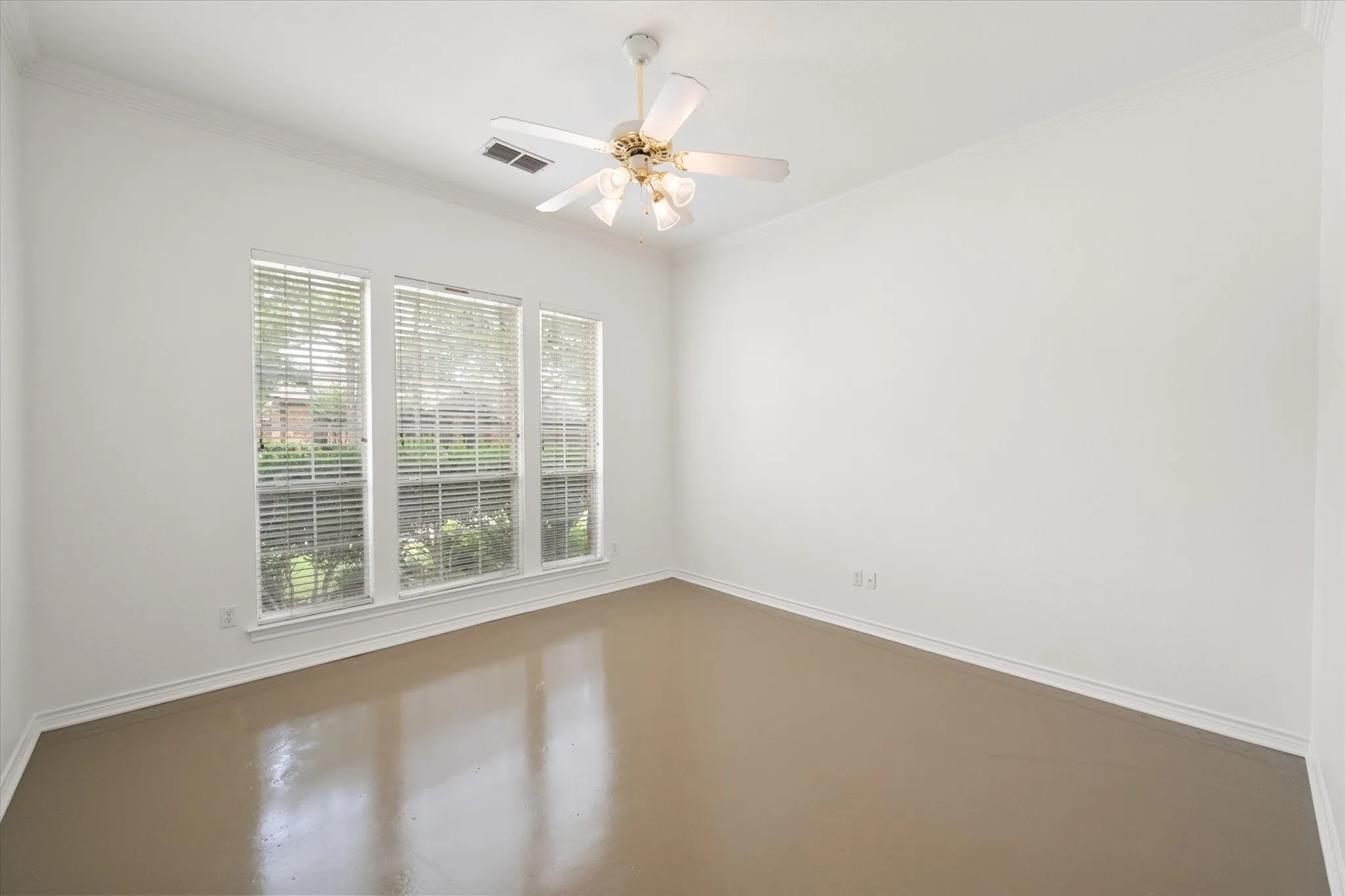 Single Family Residence For Sale in Tarrant County , 1406 Merion Drive, Mansfield, Texas 76063, 4 Bedroom, 3 Bathroom, 2 Garage spaces, 2,688 Sqft, built in 1997, mls#21284854, Real Estate Agent in Mansfield, Homes For Sale in Tarrant county, Homes For Sale in Mansfield, Realtor in Mansfield Texas, Real Estate Brokerage Independent Realty Texas, Luminita Cordes Realtor