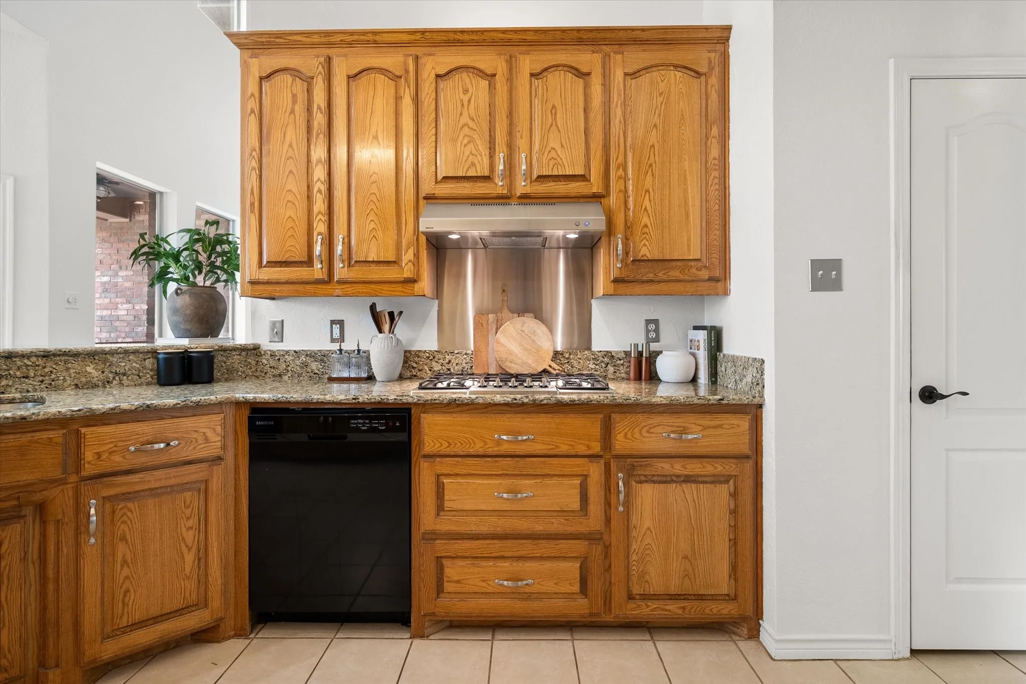 Single Family Residence For Sale in Tarrant County , 1406 Merion Drive, Mansfield, Texas 76063, 4 Bedroom, 3 Bathroom, 2 Garage spaces, 2,688 Sqft, built in 1997, mls#21284854, Real Estate Agent in Mansfield, Homes For Sale in Tarrant county, Homes For Sale in Mansfield, Realtor in Mansfield Texas, Real Estate Brokerage Independent Realty Texas, Luminita Cordes Realtor
