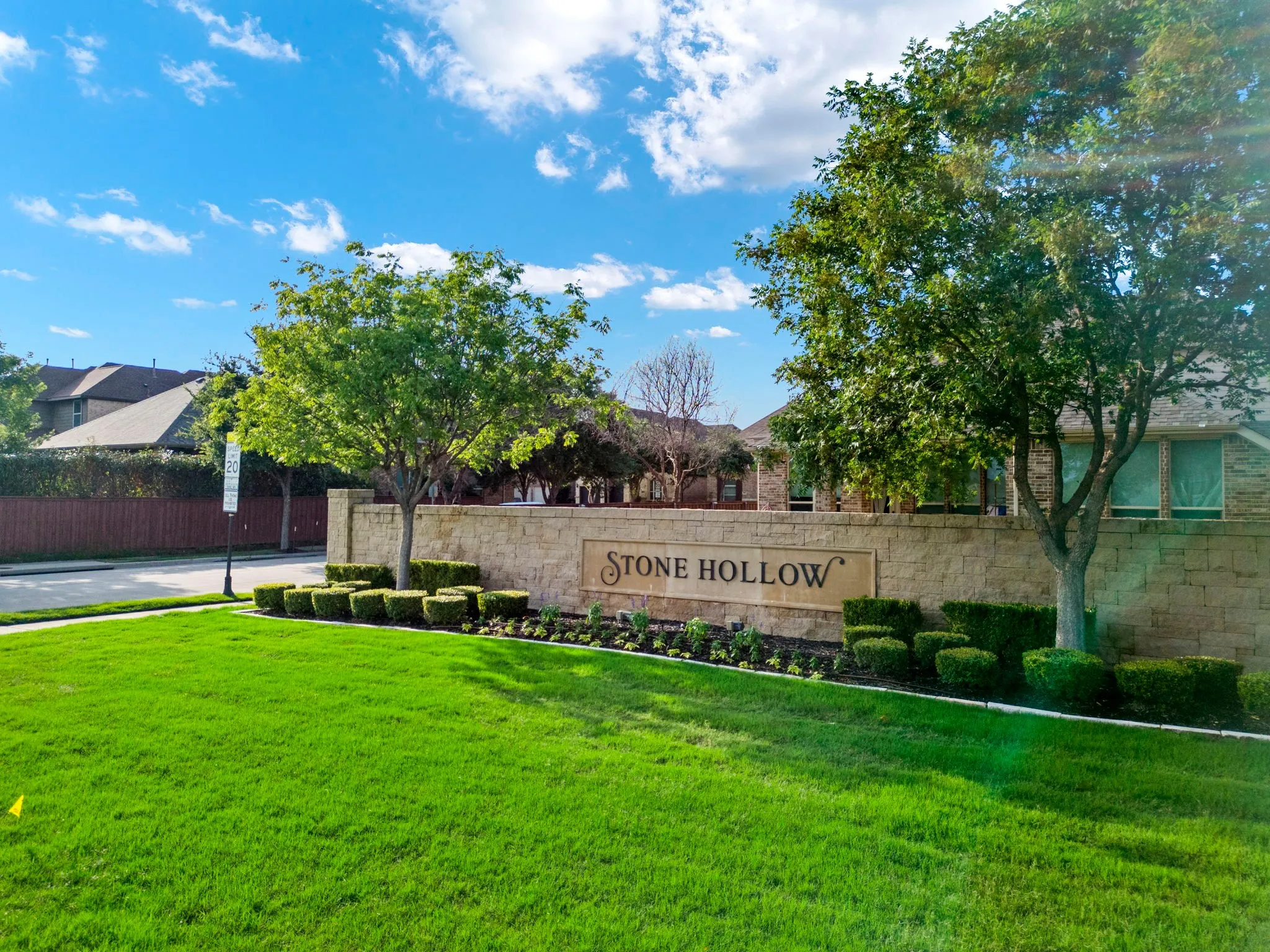 The neighborhood entrance is beautifully enhanced by scenic ponds offering catch-and-release fishing, creating a peaceful and welcoming first impression, while nearby access to H-E-B and Trader Joe’s makes everyday shopping exceptionally convenient.