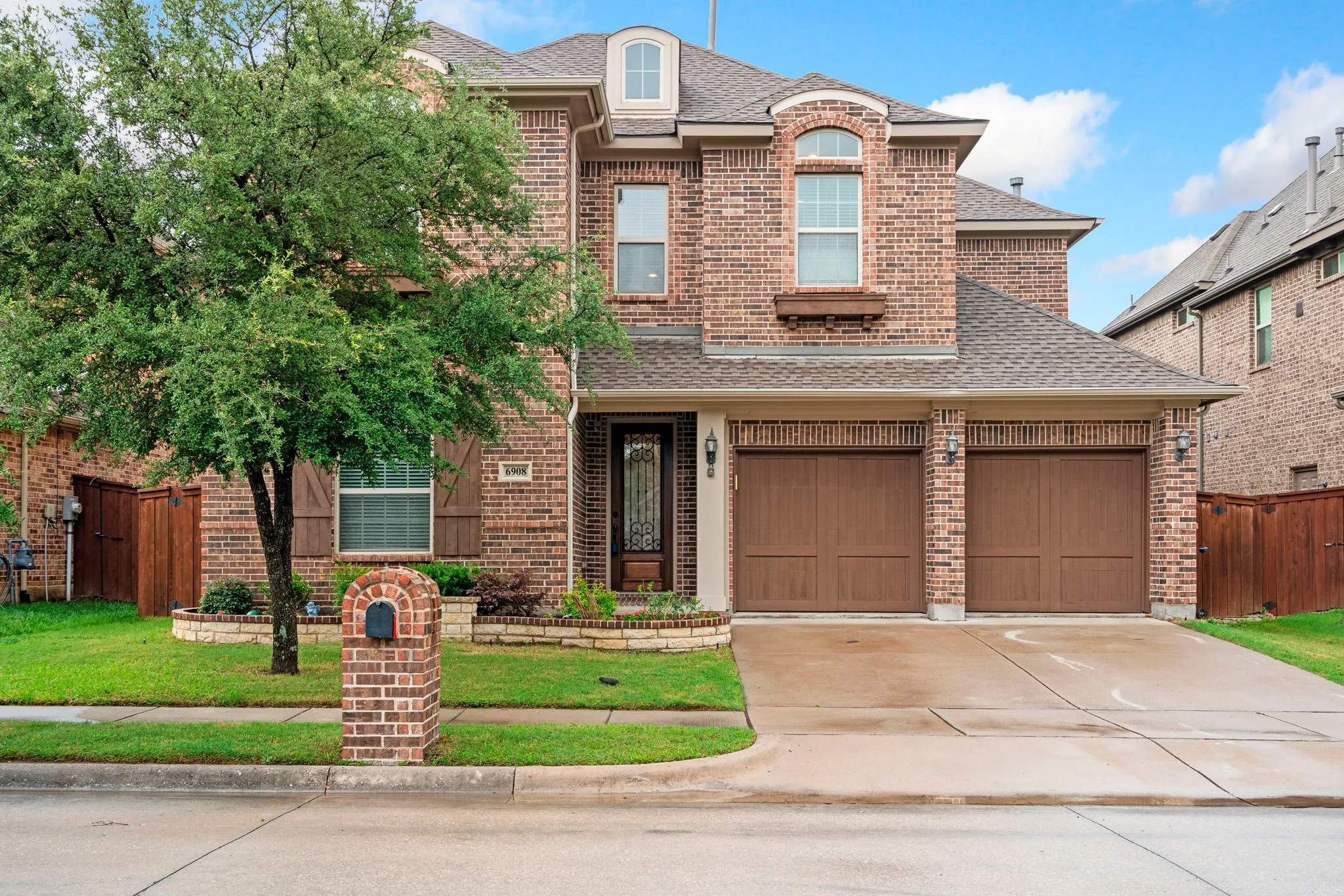 From the moment you arrive, this McKinney home stands out with its charming curb appeal, featuring freshly updated flower beds and a beautifully maintained front exterior that sets the tone for what’s inside—ideally located in a community zoned to Frisco ISD’s award-winning schools.