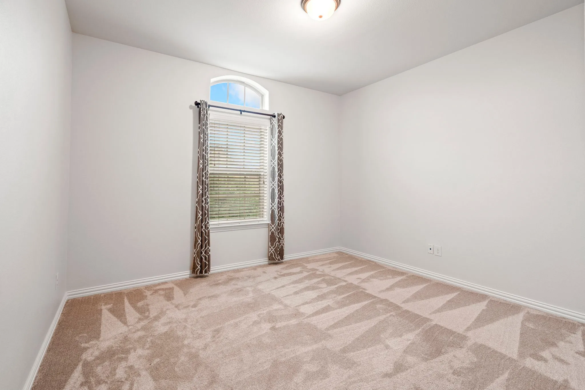 Shown again without virtual staging so you can clearly see the actual space and envision how it can be personalized to fit your needs.