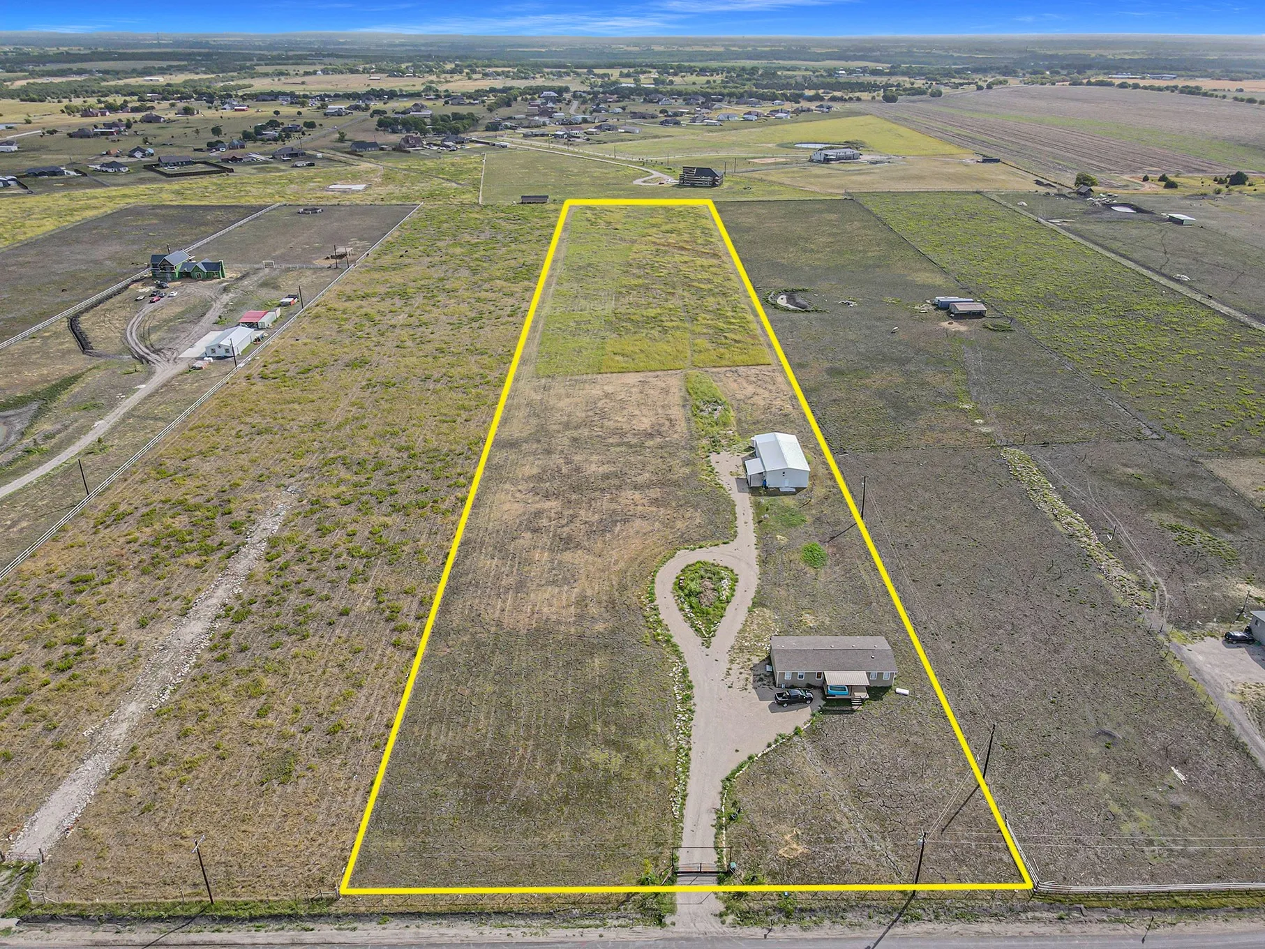 Single Family Residence For Sale in Kaufman County , 4780 County Road 4101, Kaufman, Texas 75142, 3 Bedroom, 4 Bathroom, Garage spaces, 1,436 Sqft, built in 2024, mls#21255882, Real Estate Agent in Kaufman, Homes For Sale in Kaufman county, Homes For Sale in Kaufman, Realtor in Kaufman Texas, Real Estate Brokerage Independent Realty Texas, Luminita Cordes Realtor