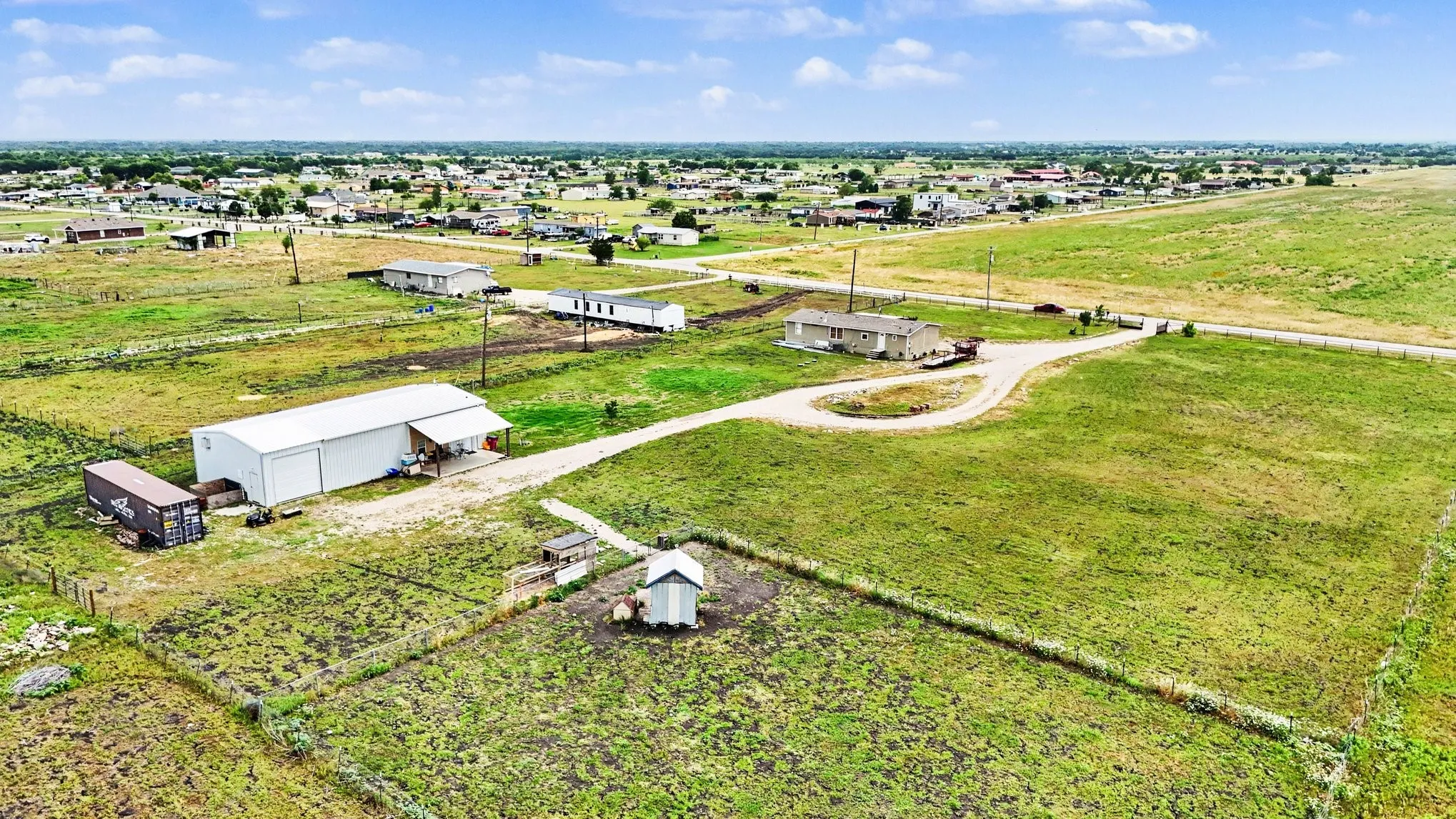 Single Family Residence For Sale in Kaufman County , 4780 County Road 4101, Kaufman, Texas 75142, 3 Bedroom, 4 Bathroom, Garage spaces, 1,436 Sqft, built in 2024, mls#21255882, Real Estate Agent in Kaufman, Homes For Sale in Kaufman county, Homes For Sale in Kaufman, Realtor in Kaufman Texas, Real Estate Brokerage Independent Realty Texas, Luminita Cordes Realtor