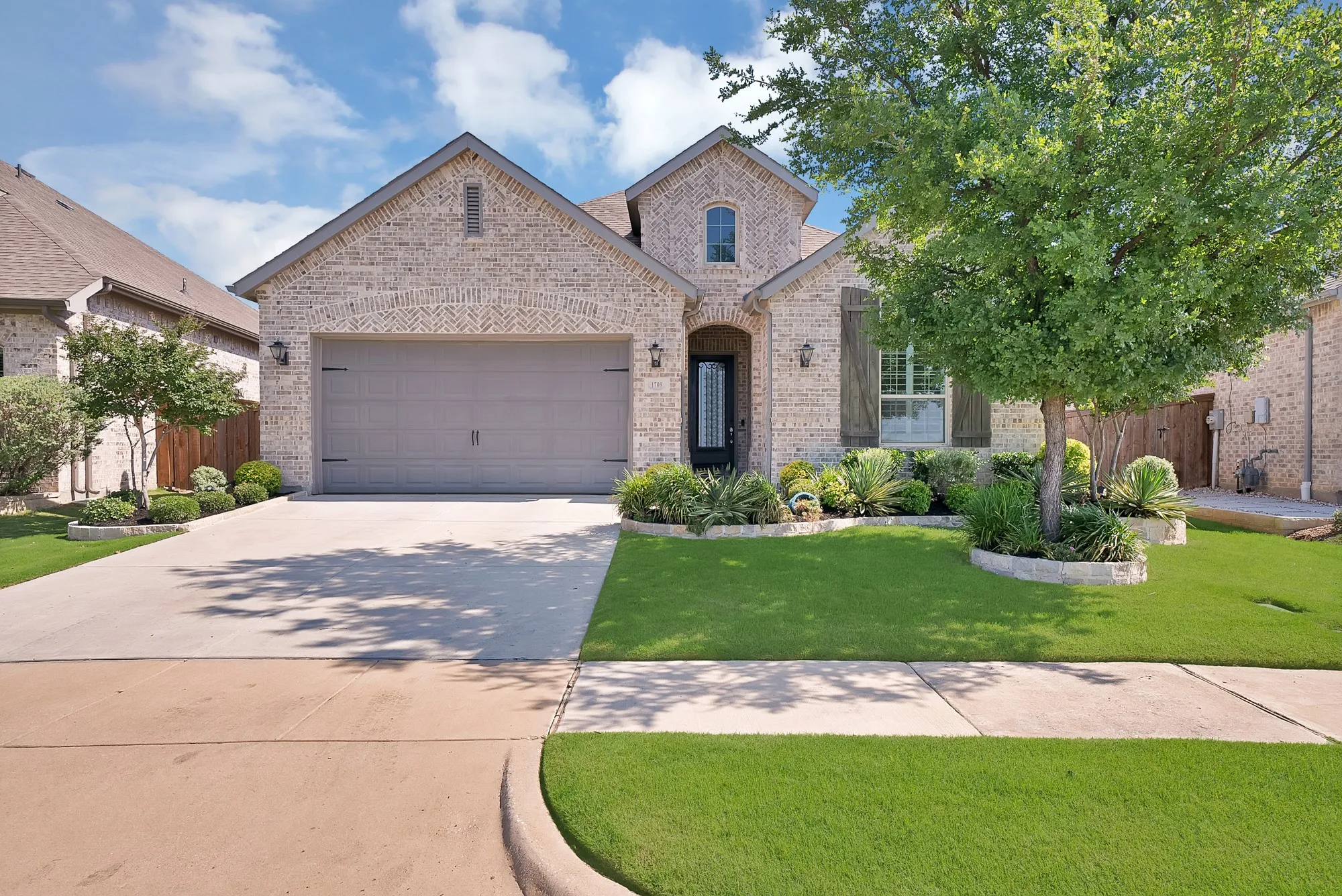 Single Family Residence For Sale in Denton County , 1709 Shetland Road, Aubrey, Texas 76227, 4 Bedroom, 3 Bathroom, 1 Garage spaces, 2,208 Sqft, built in 2018, mls#21273817, Real Estate Agent in Aubrey, Homes For Sale in Denton county, Homes For Sale in Aubrey, Realtor in Aubrey Texas, Real Estate Brokerage Independent Realty Texas, Luminita Cordes Realtor