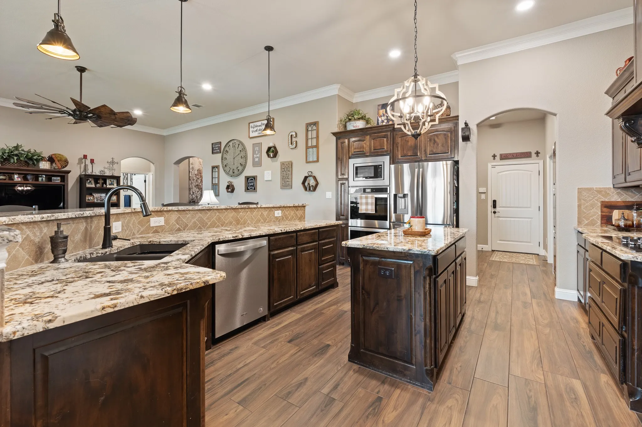 Single Family Residence For Sale in Johnson County , 9709 Puma Trail, Godley, Texas 76044, 4 Bedroom, 3 Bathroom, 2 Garage spaces, 2,755 Sqft, built in 2019, mls#21284195, Real Estate Agent in Godley, Homes For Sale in Johnson county, Homes For Sale in Godley, Realtor in Godley Texas, Real Estate Brokerage Independent Realty Texas, Luminita Cordes Realtor