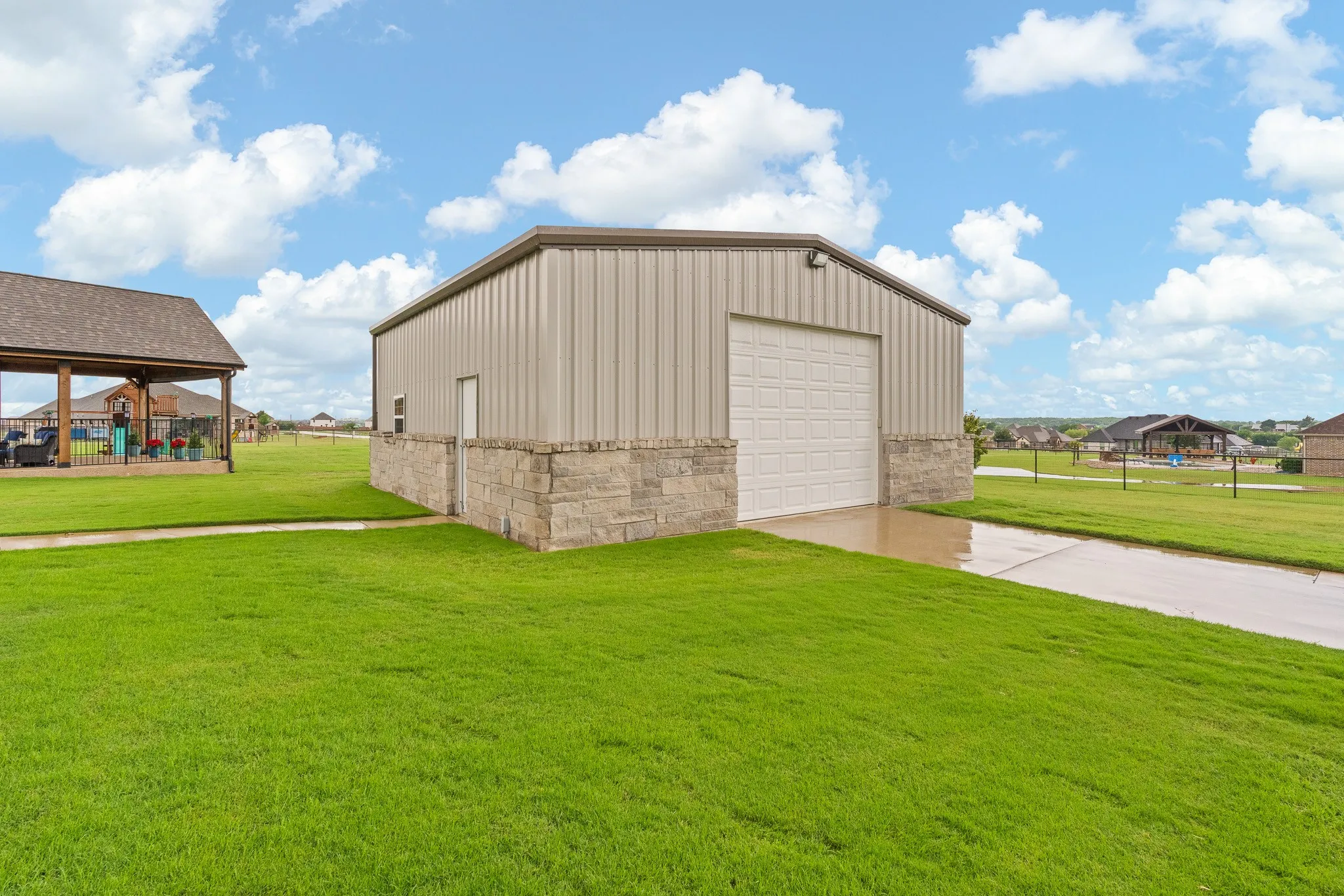 Single Family Residence For Sale in Johnson County , 9709 Puma Trail, Godley, Texas 76044, 4 Bedroom, 3 Bathroom, 2 Garage spaces, 2,755 Sqft, built in 2019, mls#21284195, Real Estate Agent in Godley, Homes For Sale in Johnson county, Homes For Sale in Godley, Realtor in Godley Texas, Real Estate Brokerage Independent Realty Texas, Luminita Cordes Realtor