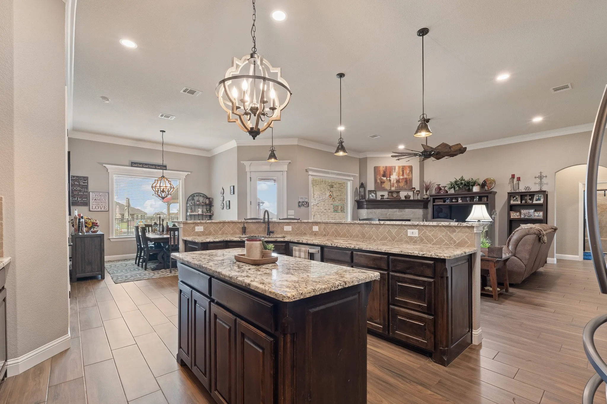 Single Family Residence For Sale in Johnson County , 9709 Puma Trail, Godley, Texas 76044, 4 Bedroom, 3 Bathroom, 2 Garage spaces, 2,755 Sqft, built in 2019, mls#21284195, Real Estate Agent in Godley, Homes For Sale in Johnson county, Homes For Sale in Godley, Realtor in Godley Texas, Real Estate Brokerage Independent Realty Texas, Luminita Cordes Realtor