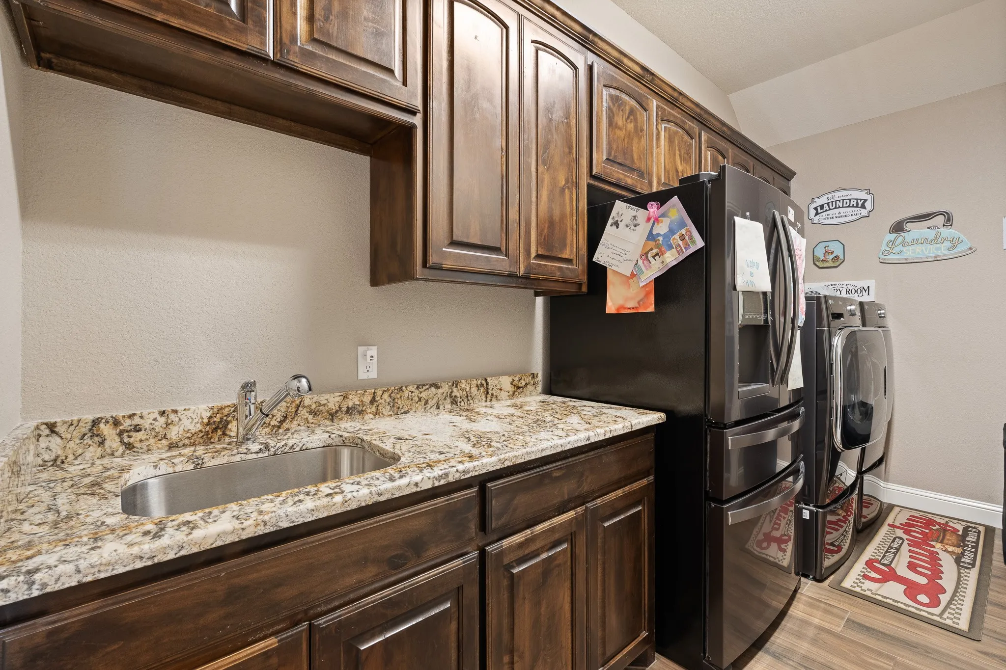Single Family Residence For Sale in Johnson County , 9709 Puma Trail, Godley, Texas 76044, 4 Bedroom, 3 Bathroom, 2 Garage spaces, 2,755 Sqft, built in 2019, mls#21284195, Real Estate Agent in Godley, Homes For Sale in Johnson county, Homes For Sale in Godley, Realtor in Godley Texas, Real Estate Brokerage Independent Realty Texas, Luminita Cordes Realtor