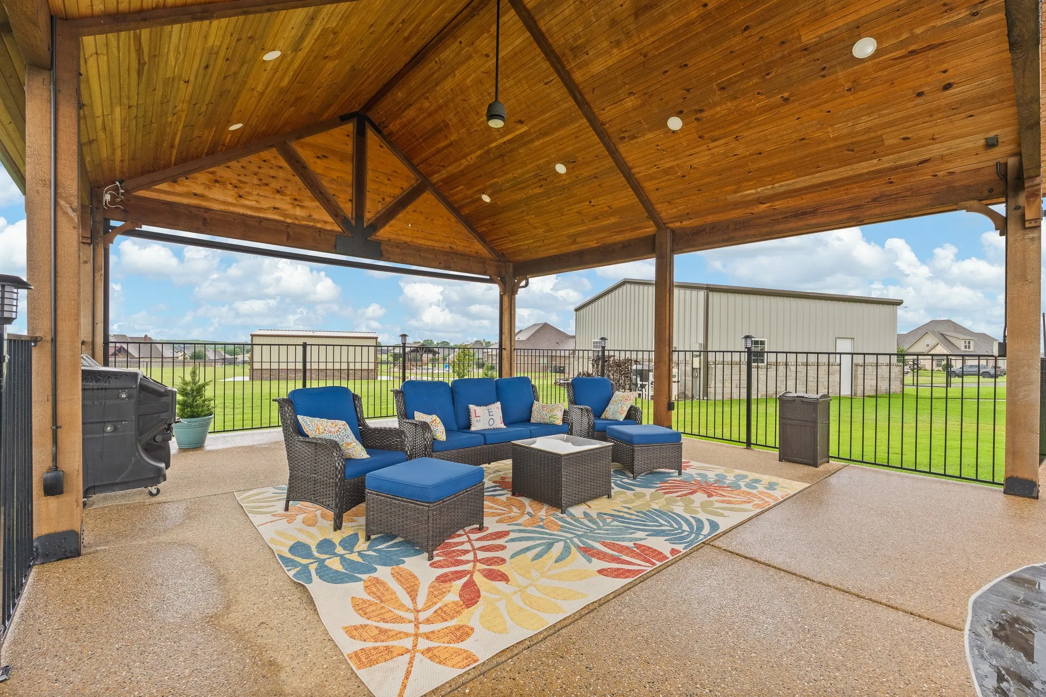Single Family Residence For Sale in Johnson County , 9709 Puma Trail, Godley, Texas 76044, 4 Bedroom, 3 Bathroom, 2 Garage spaces, 2,755 Sqft, built in 2019, mls#21284195, Real Estate Agent in Godley, Homes For Sale in Johnson county, Homes For Sale in Godley, Realtor in Godley Texas, Real Estate Brokerage Independent Realty Texas, Luminita Cordes Realtor