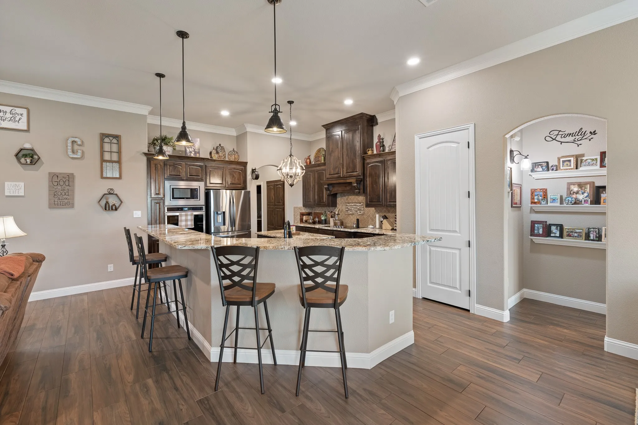 Single Family Residence For Sale in Johnson County , 9709 Puma Trail, Godley, Texas 76044, 4 Bedroom, 3 Bathroom, 2 Garage spaces, 2,755 Sqft, built in 2019, mls#21284195, Real Estate Agent in Godley, Homes For Sale in Johnson county, Homes For Sale in Godley, Realtor in Godley Texas, Real Estate Brokerage Independent Realty Texas, Luminita Cordes Realtor