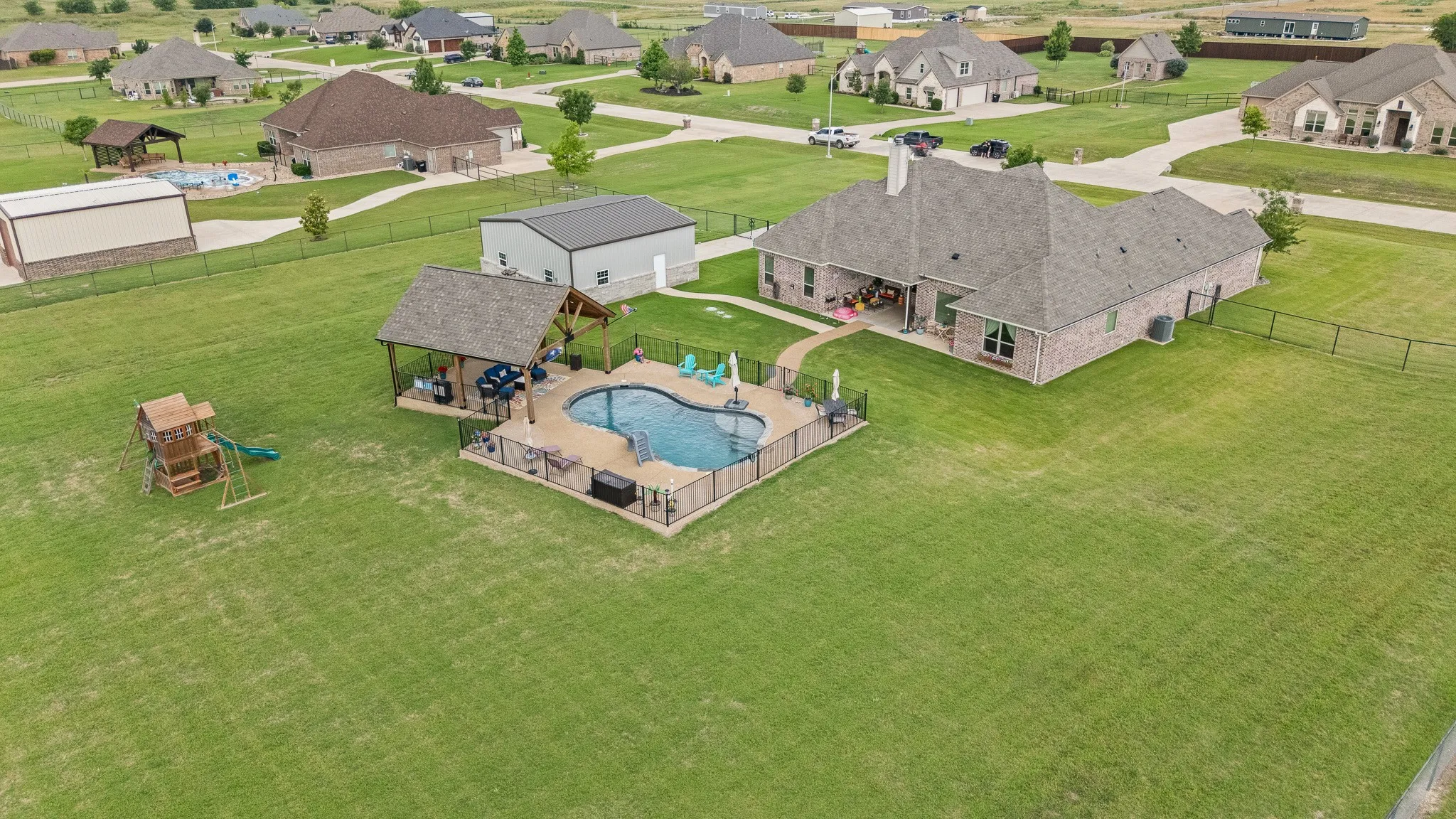 Single Family Residence For Sale in Johnson County , 9709 Puma Trail, Godley, Texas 76044, 4 Bedroom, 3 Bathroom, 2 Garage spaces, 2,755 Sqft, built in 2019, mls#21284195, Real Estate Agent in Godley, Homes For Sale in Johnson county, Homes For Sale in Godley, Realtor in Godley Texas, Real Estate Brokerage Independent Realty Texas, Luminita Cordes Realtor